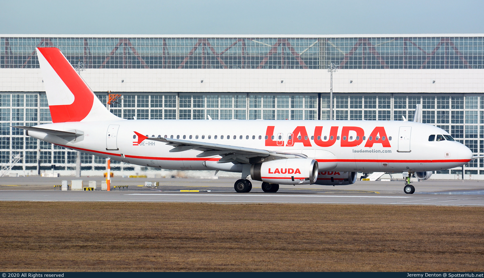 Photo of OE-IHH - Airbus A320-232 operated by Laudamotion