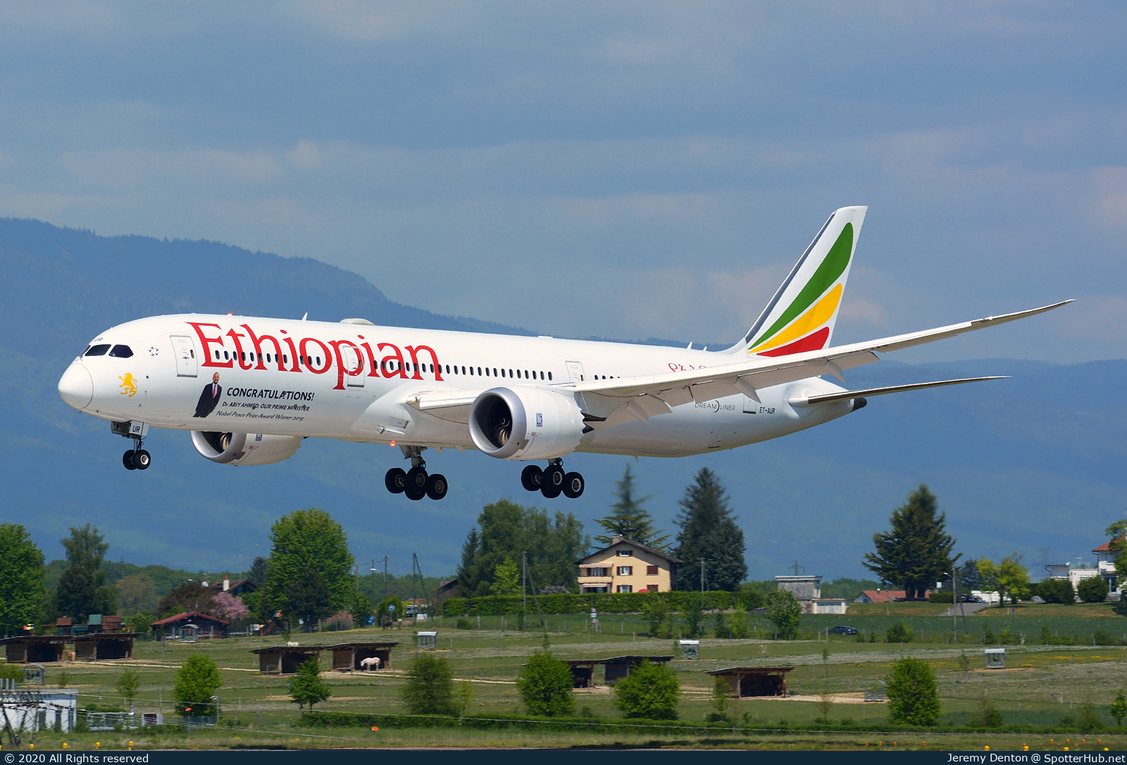 Photo of ET-AUR - Boeing 787-9 Dreamliner operated by Ethiopian Airlines