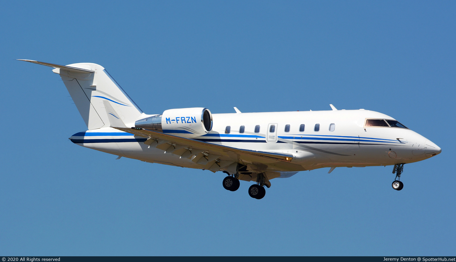 Photo of M-FRZN - Bombardier Challenger 605 operated by Iceland Foods