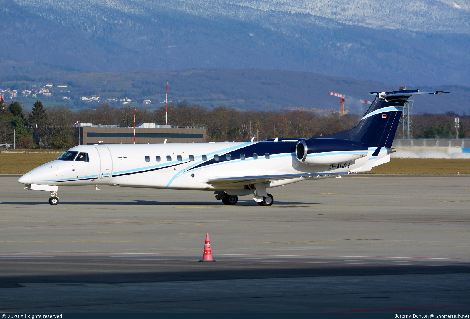 Photo of D-AHOX - Embraer Legacy 650 operated by Air Hamburg