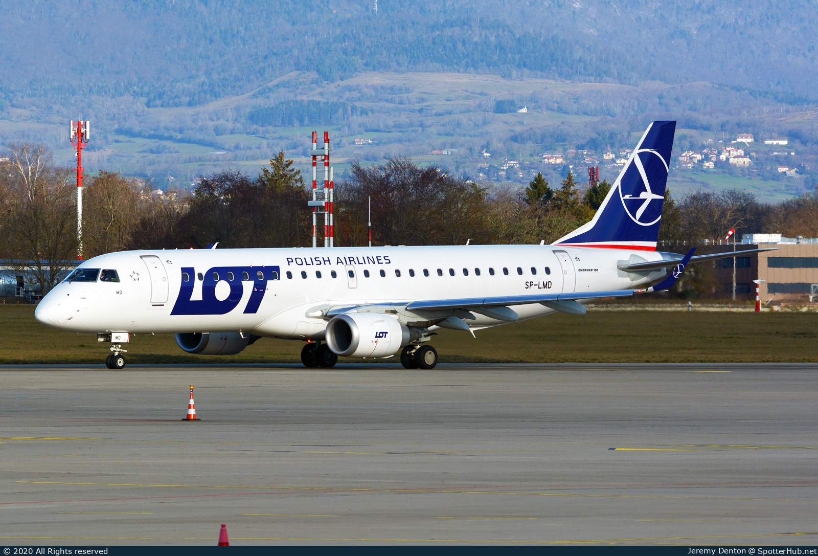 Photo of SP-LMD - Embraer ERJ-190STD operated by LOT Polish Airlines