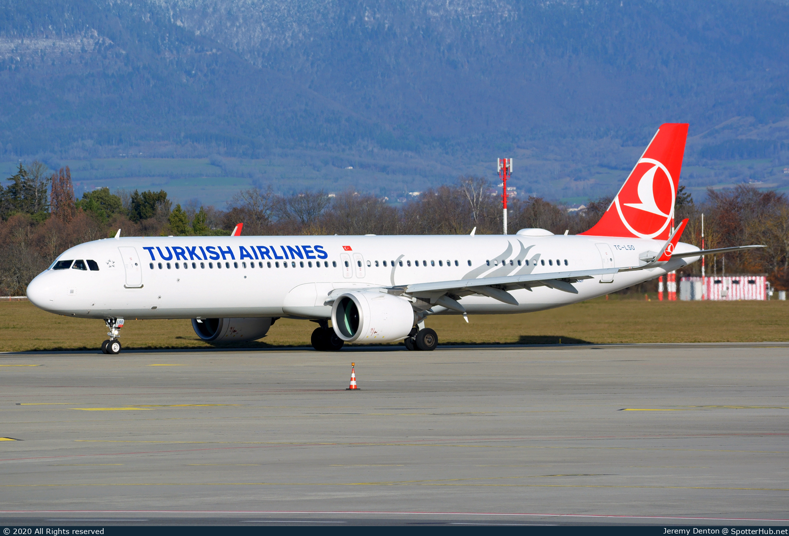 Photo of TC-LSO - Airbus A321-271NX operated by Turkish Airlines