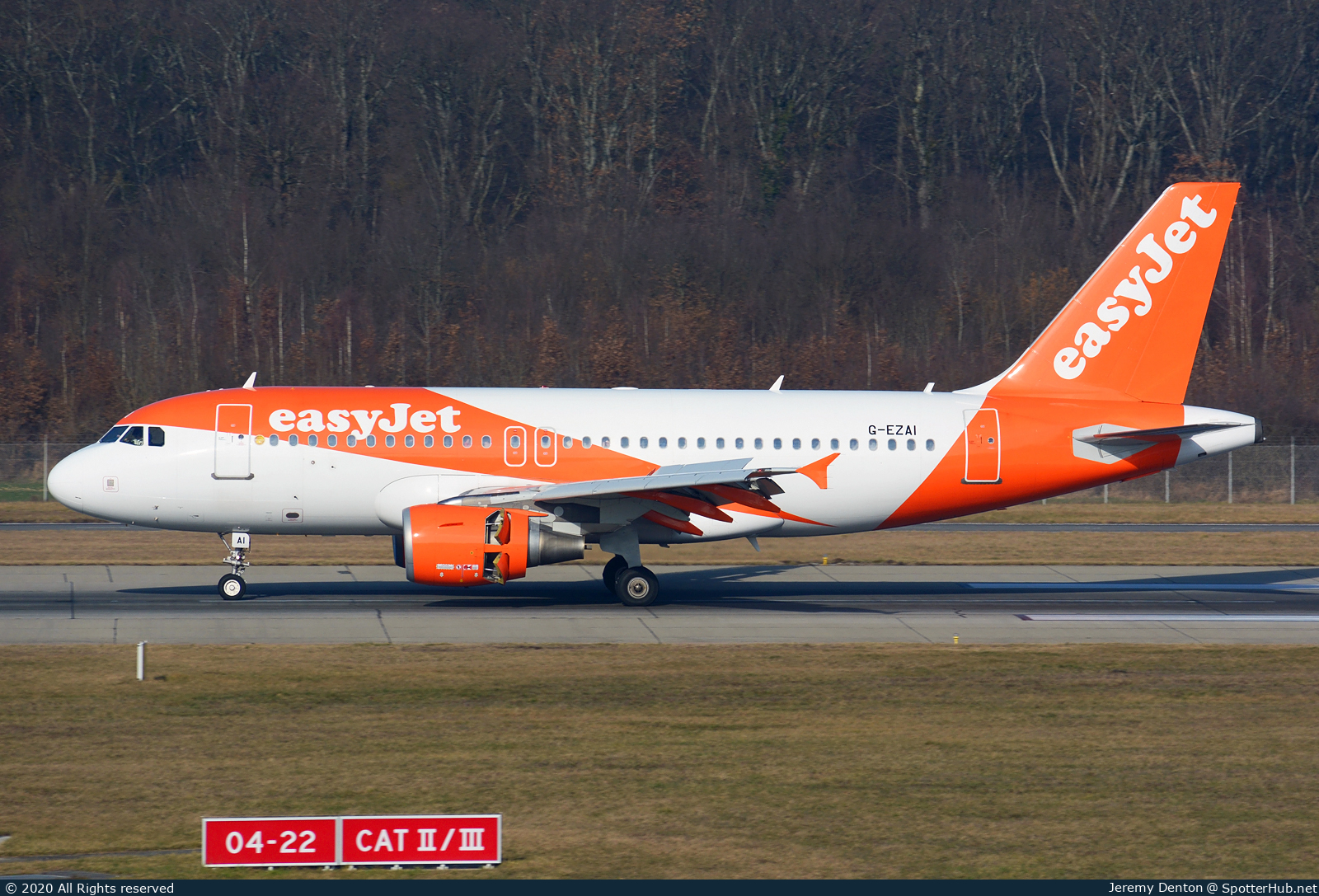 Photo of G-EZAI - Airbus A319-111 operated by easyJet