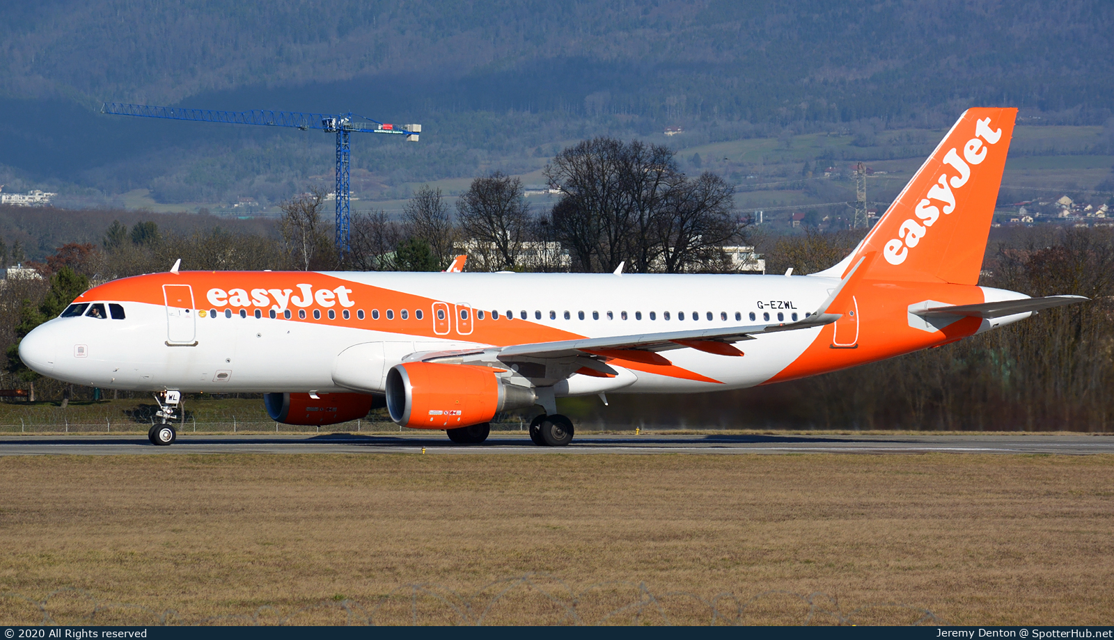 Photo of G-EZWL - Airbus A320-214 operated by easyJet