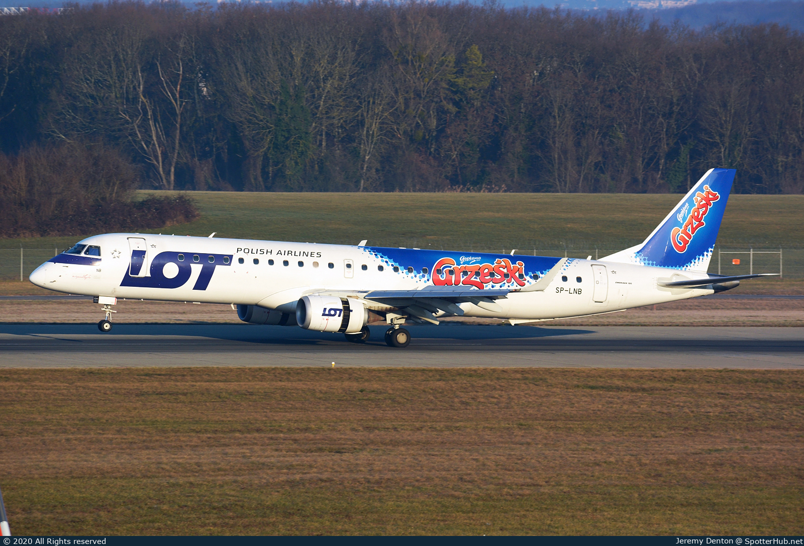 Photo of SP-LNB - Embraer ERJ-195LR operated by LOT Polish Airlines