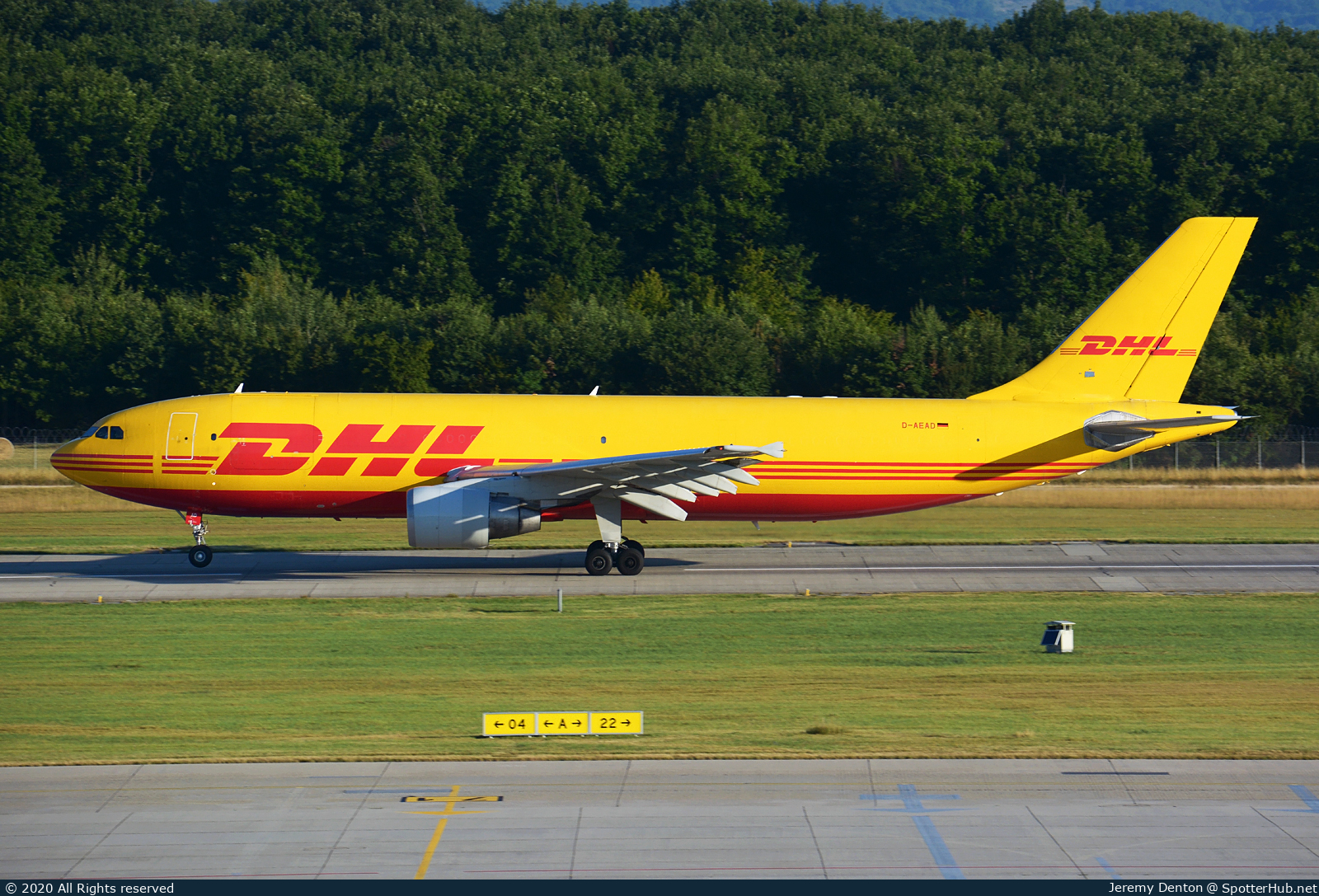 Photo of D-AEAD - Airbus A300B4-622R(F) operated by European Air Transport