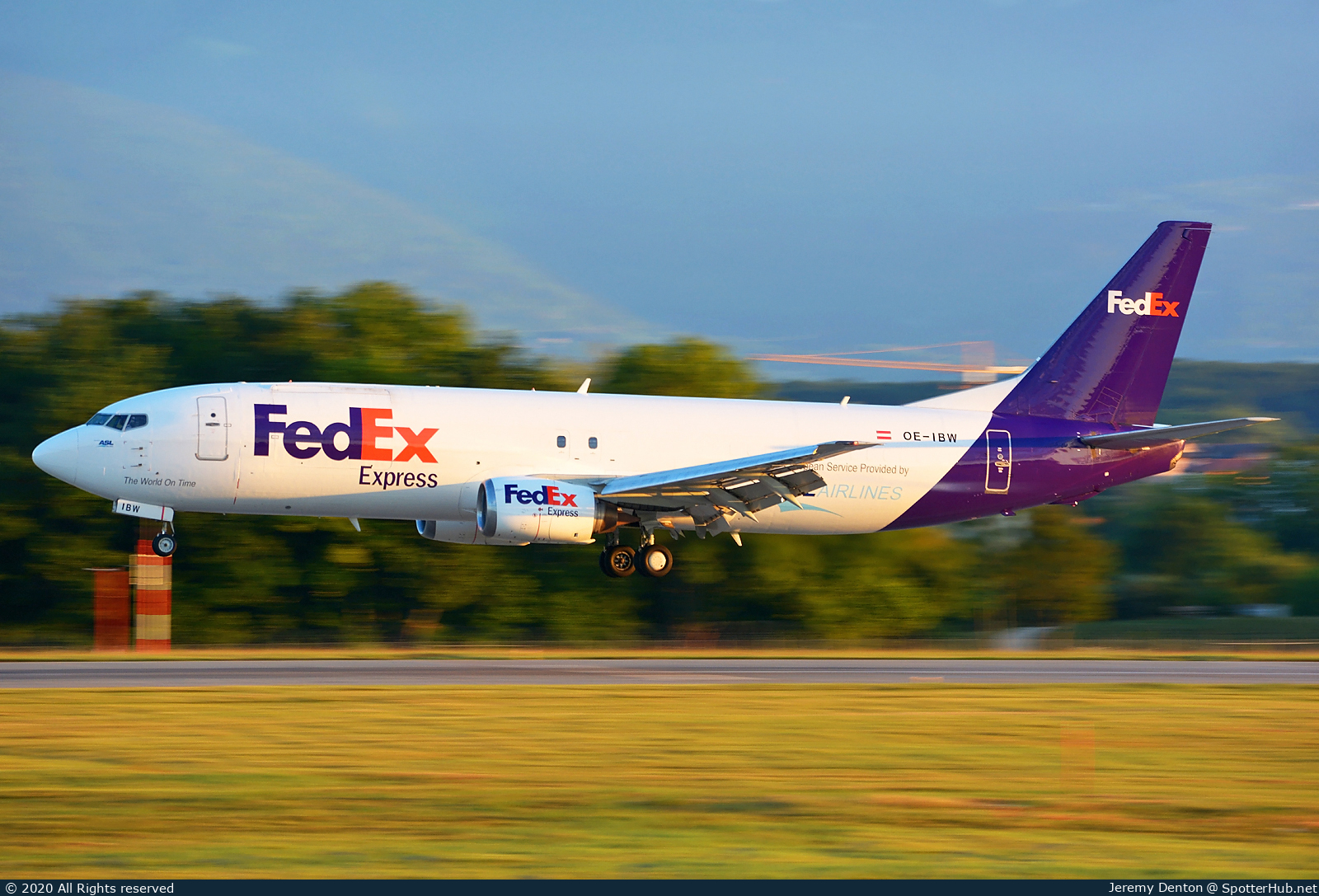 Photo of OE-IBW - Boeing 737-4Q8(SF) operated by FedEx (opb ASL Airlines Belgium)