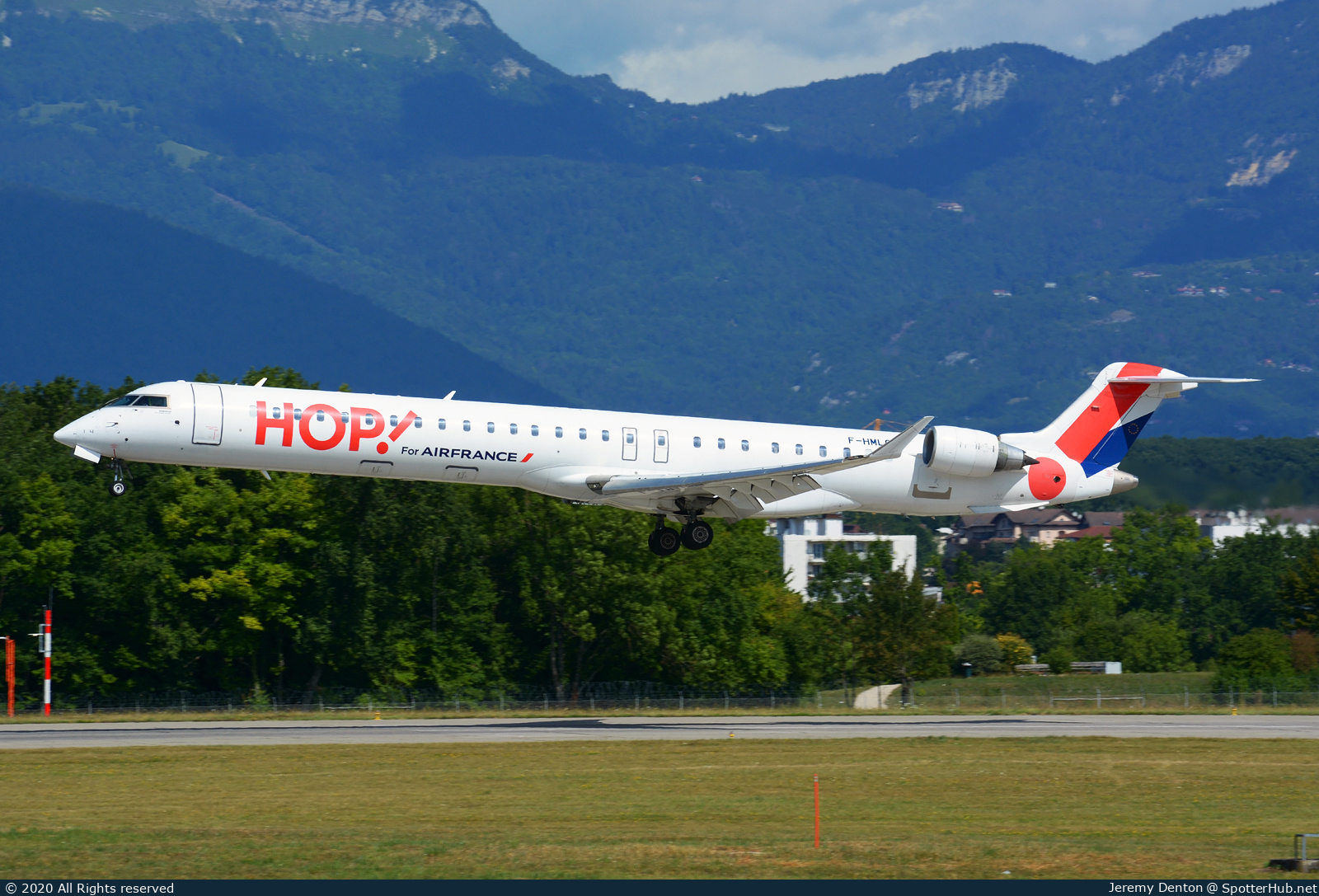 Photo of F-HMLC - Bombardier CRJ-1000EL operated by Air France HOP