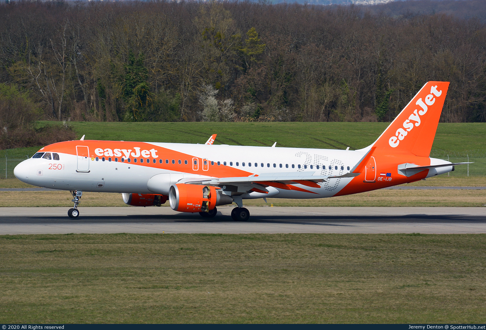 Photo of OE-IJB - Airbus A320-214 operated by easyJet Europe
