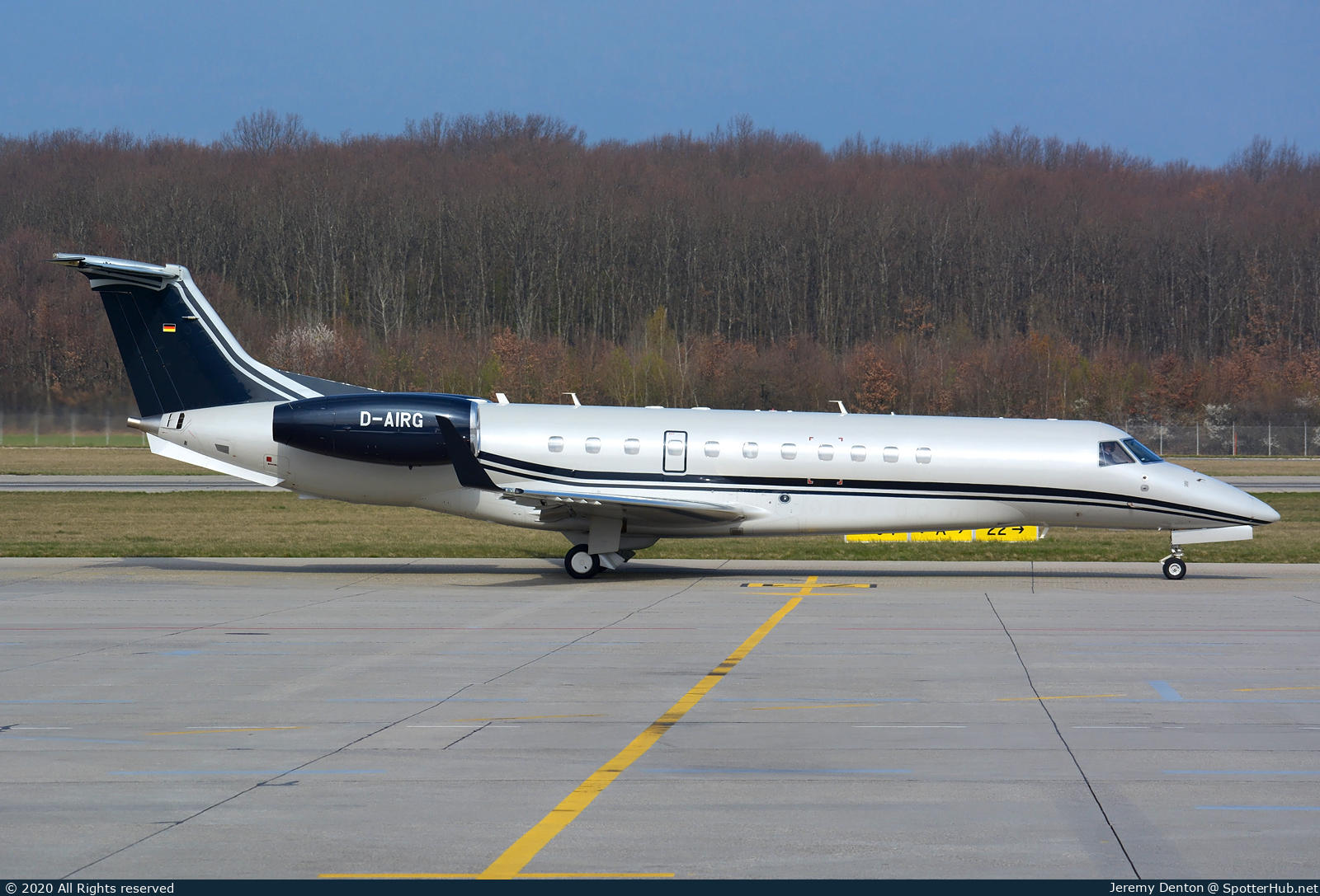 Photo of D-AIRG - Embraer Legacy 650E operated by Air Hamburg