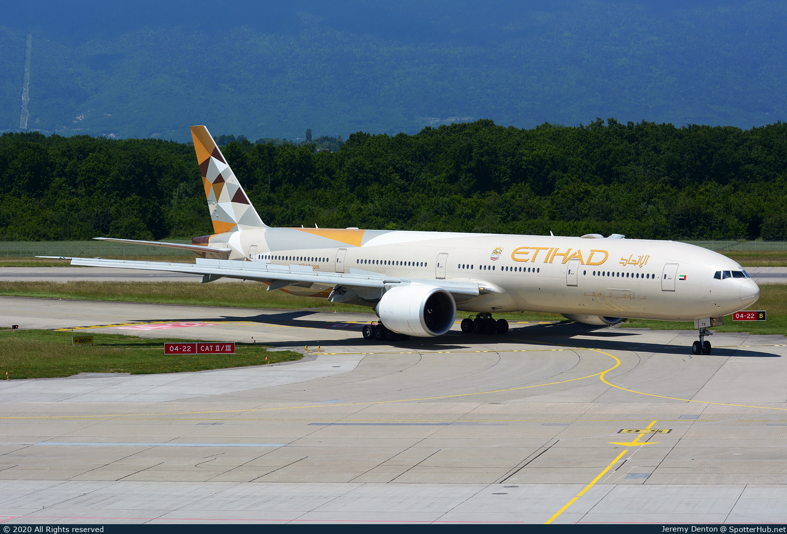 Photo of A6-ETB - Boeing 777-3FX(ER) operated by Etihad Airways