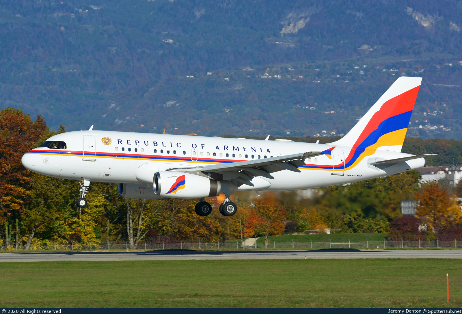 Photo of 701 - Airbus A319-132(CJ) operated by Government of Armenia