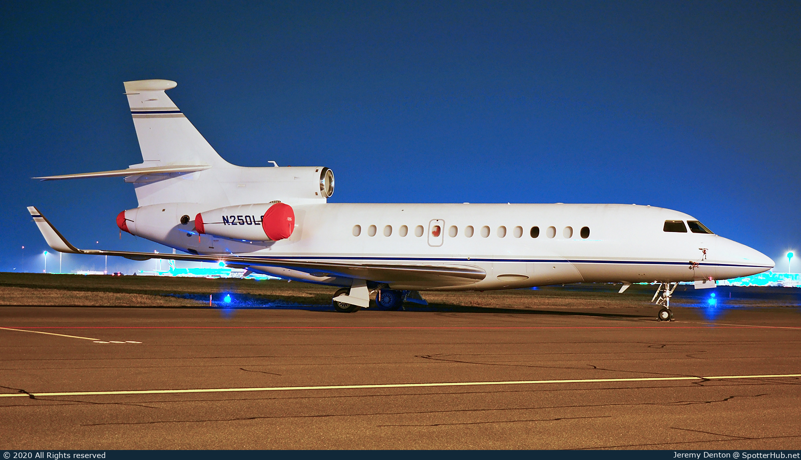 Photo of N250LG - Dassault Falcon 7X operated by Liberty Global