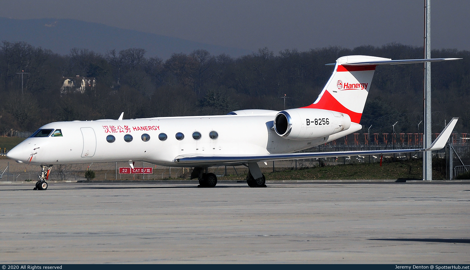 Photo of B-8256 - Gulfstream GV-SP (G550) operated by Hanergy Jet