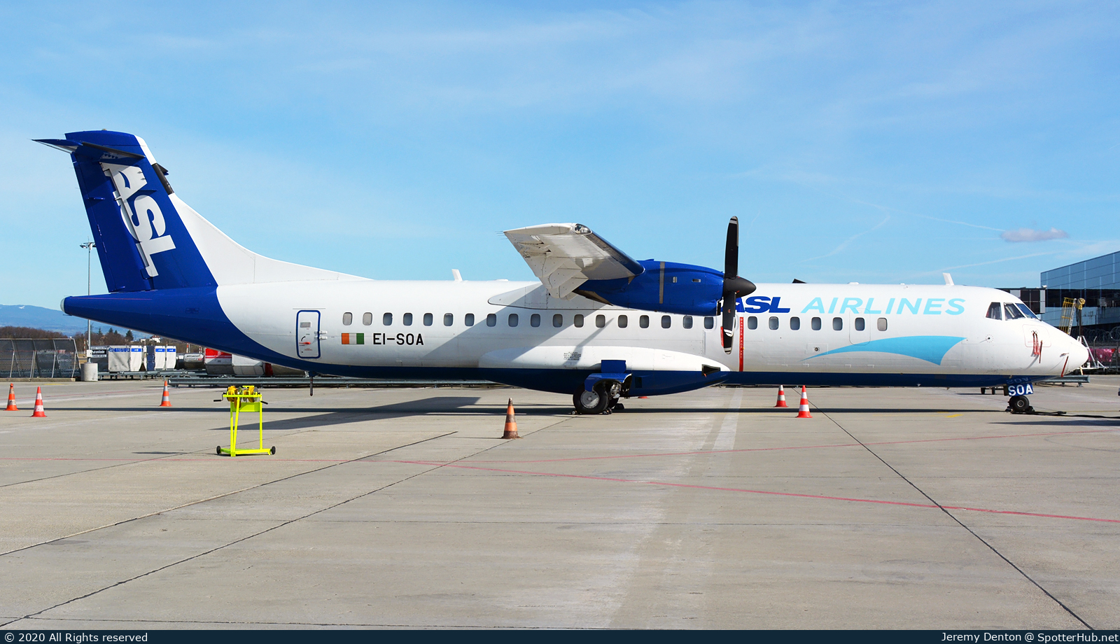 Photo of EI-SOA - ATR 72-202(F) operated by ASL Airlines Ireland