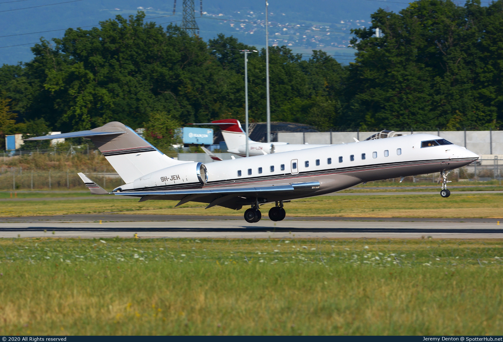 Photo of 9H-JEH - Bombardier Global 6000 operated by Albinati Aviation