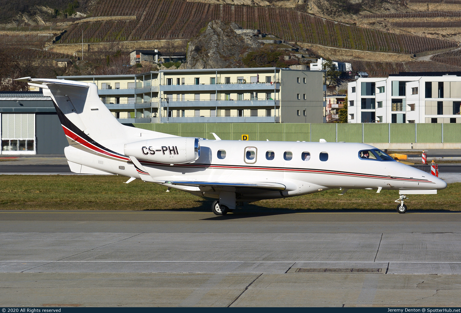 Photo of CS-PHI - Embraer Phenom 300 operated by NetJets Europe