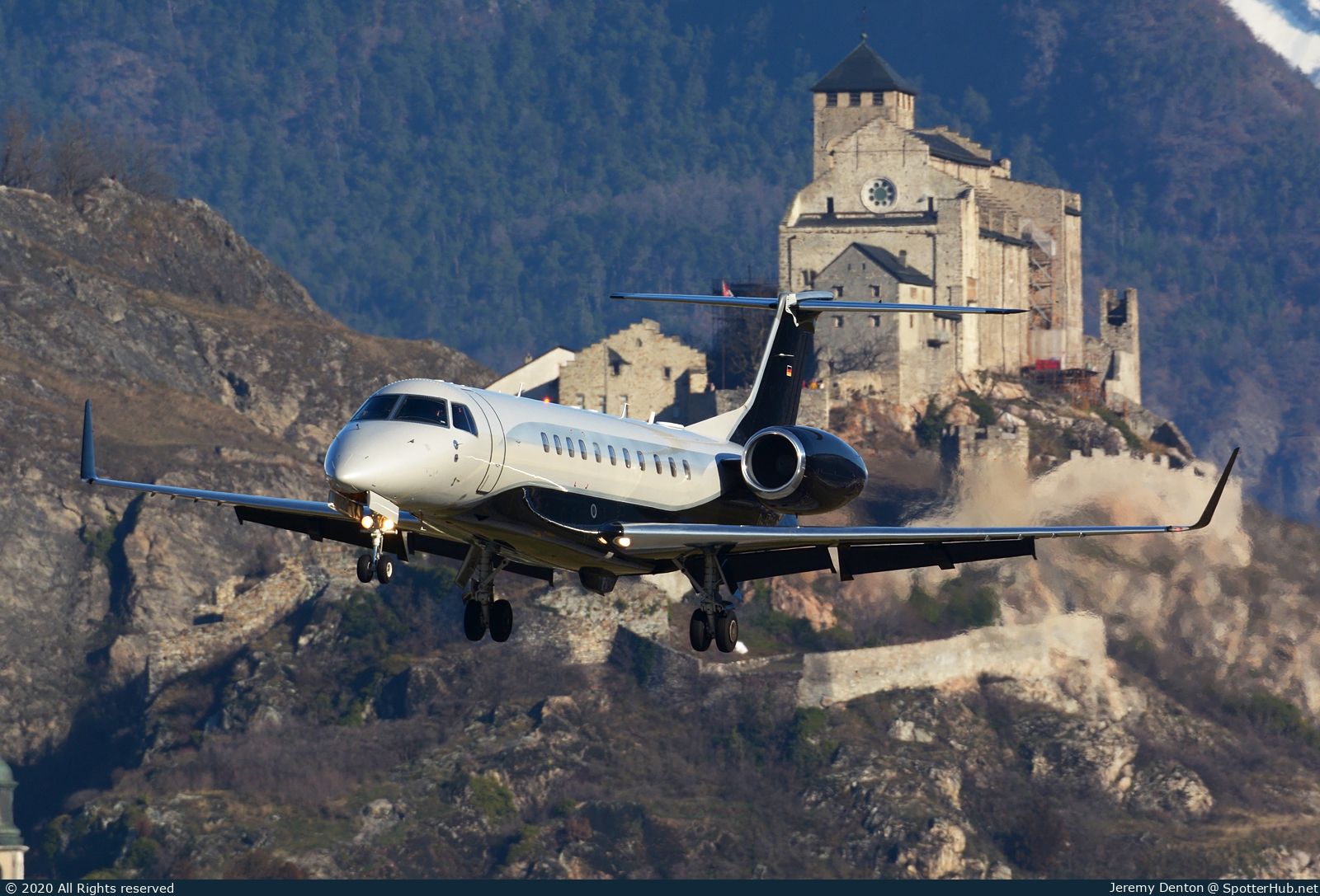 Photo of D-AERO - Embraer Legacy 600 operated by Air Hamburg