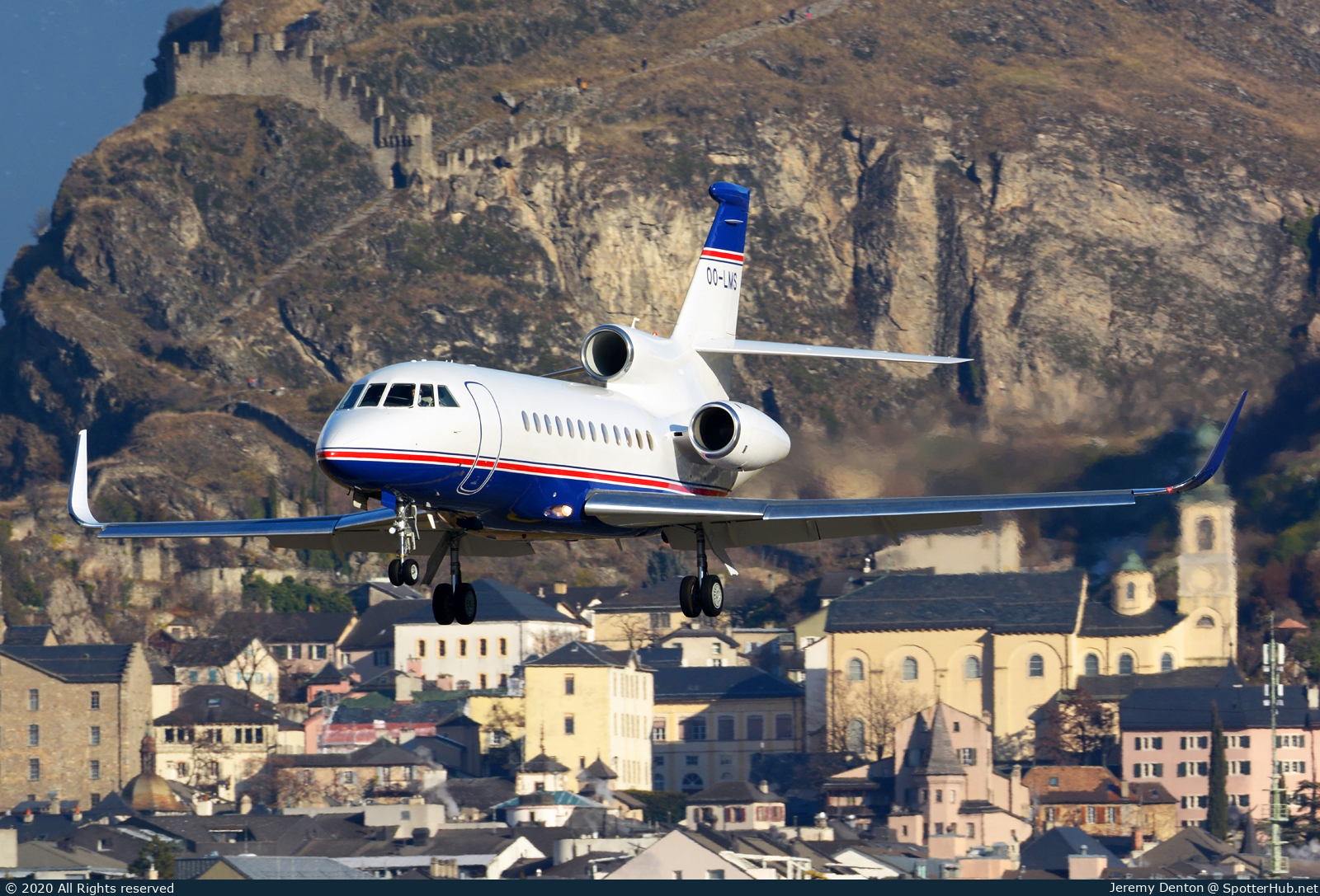 Photo of OO-LMS - Dassault Falcon 900LX operated by Luxaviation Belgium