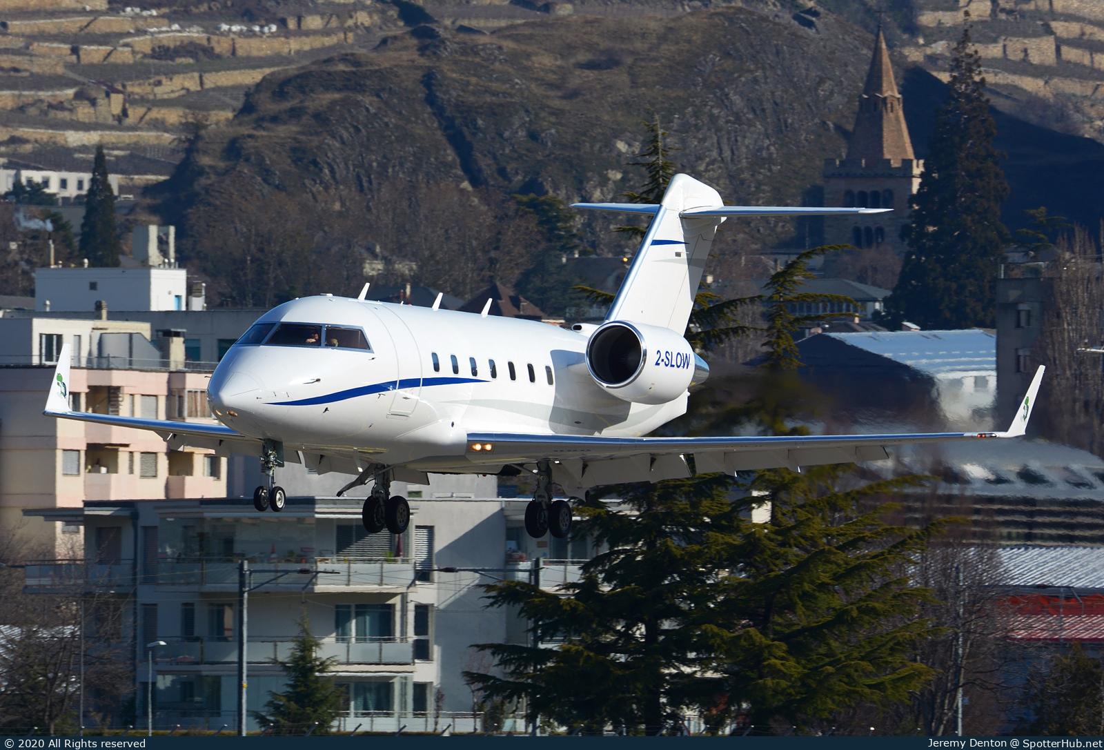 Photo of 2-SLOW - Bombardier Challenger 604 operated by Volare Aviation