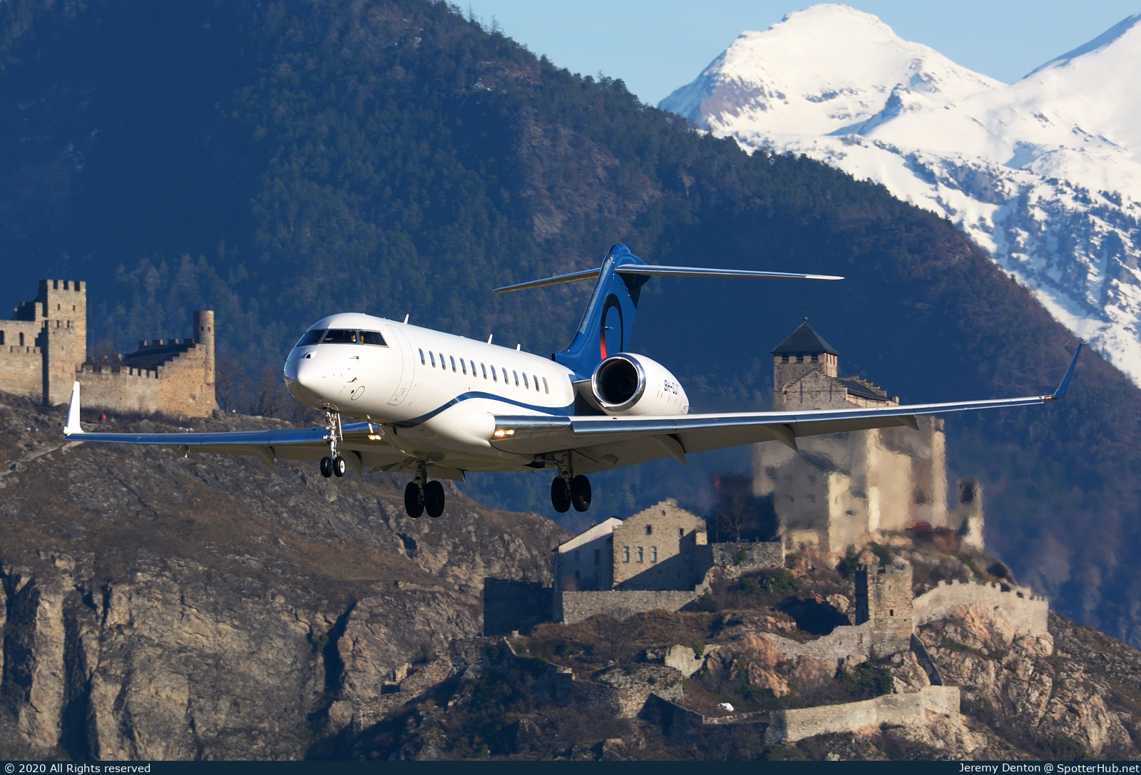 Photo of 9H-OJT - Bombardier Global 6000 operated by Elitavia Malta