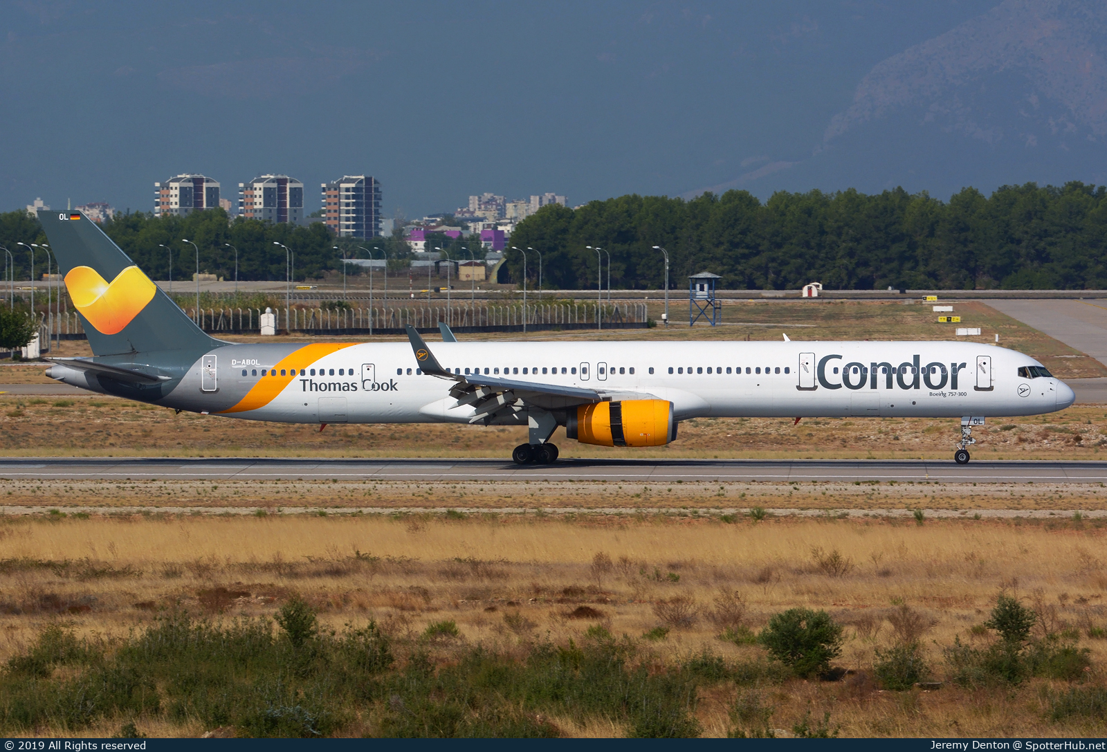 Photo of D-ABOL - Boeing 757-330 operated by Condor
