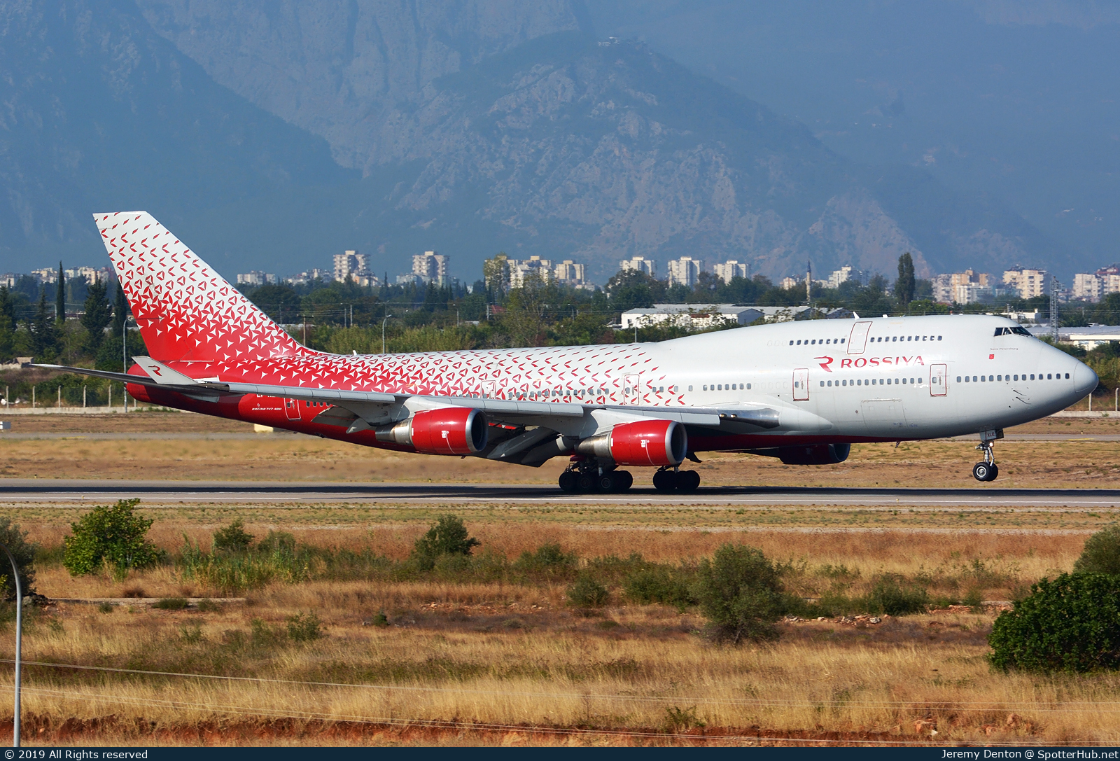 Photo of EI-XLE - Boeing 747-446 operated by Rossiya Airlines
