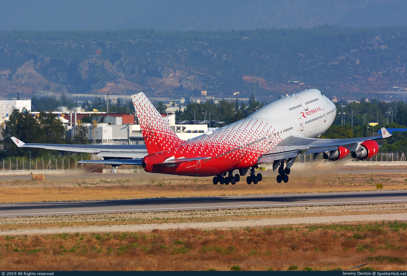 Photo of EI-XLJ - Boeing 747-446 operated by Rossiya Airlines