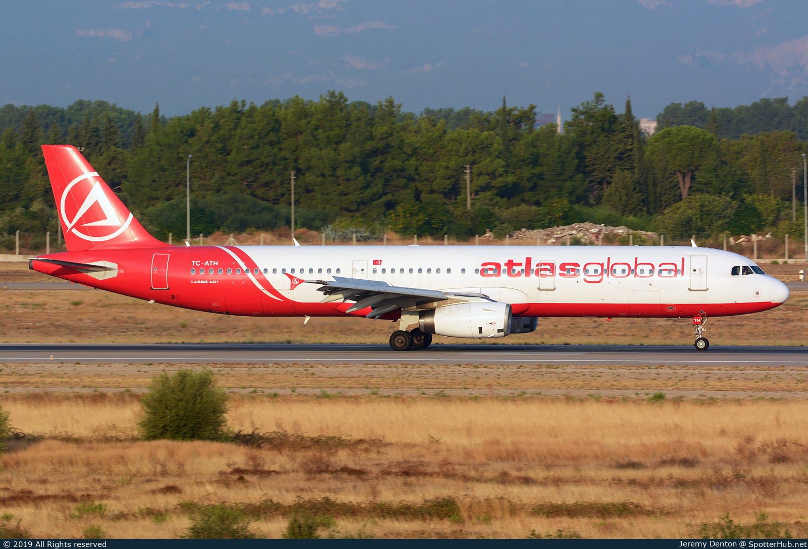 Photo of TC-ATH - Airbus A321-231 operated by AtlasGlobal