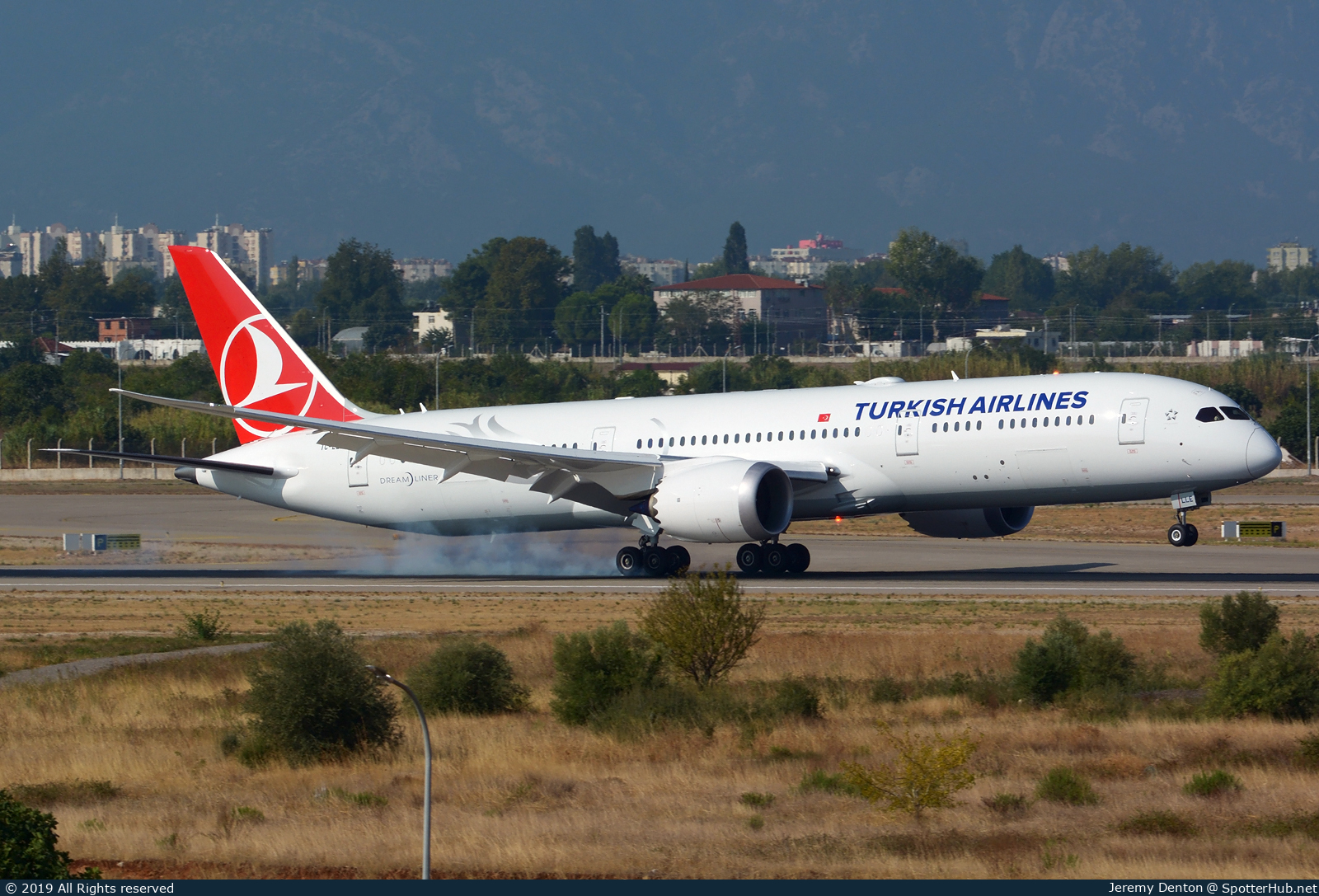 Photo of TC-LLE - Boeing 787-9 Dreamliner operated by Turkish Airlines