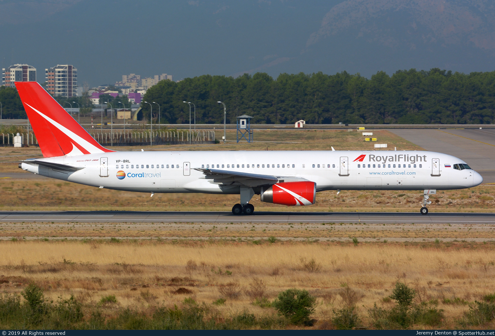 Photo of VP-BRL - Boeing 757-28A operated by Royal Flight