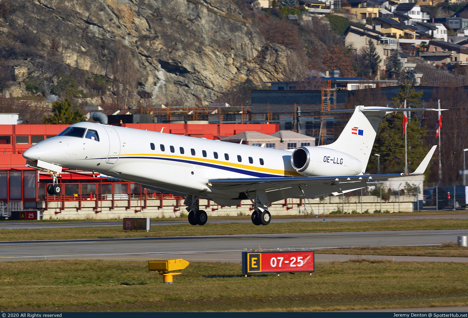 Photo of OE-LLG - Embraer Legacy 600 operated by MJet