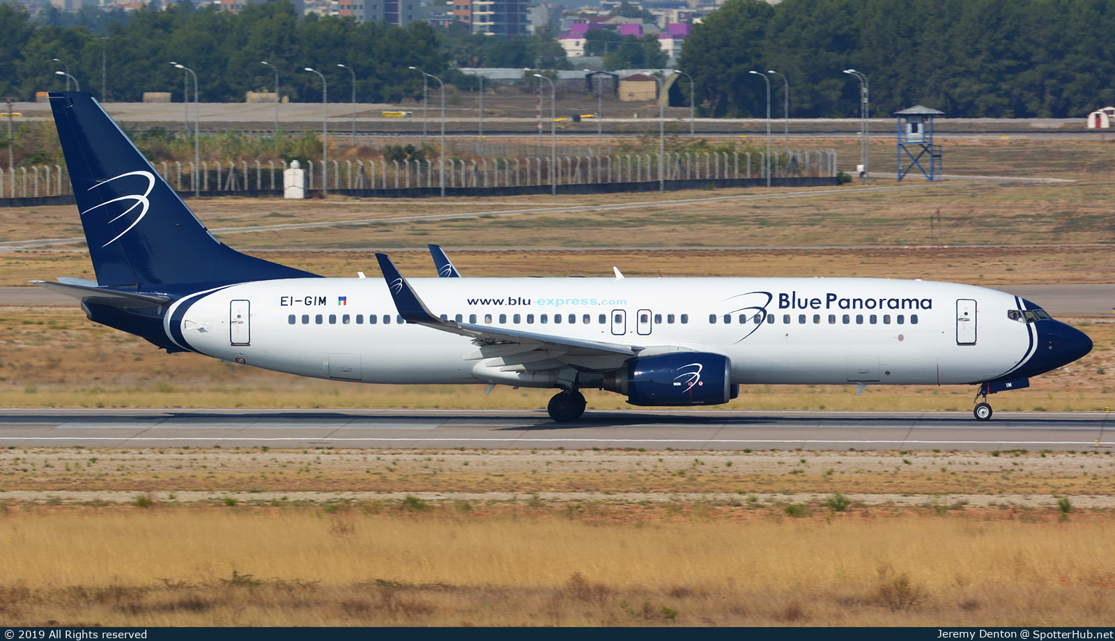 Photo of EI-GIM - Boeing 737-86Q operated by Blue Panorama Airlines