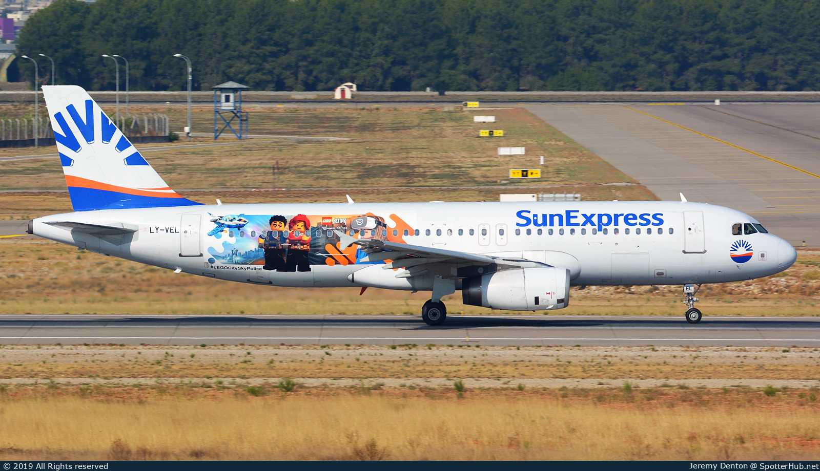 Photo of LY-VEL - Airbus A320-232 operated by SunExpress (opb Avion Express)