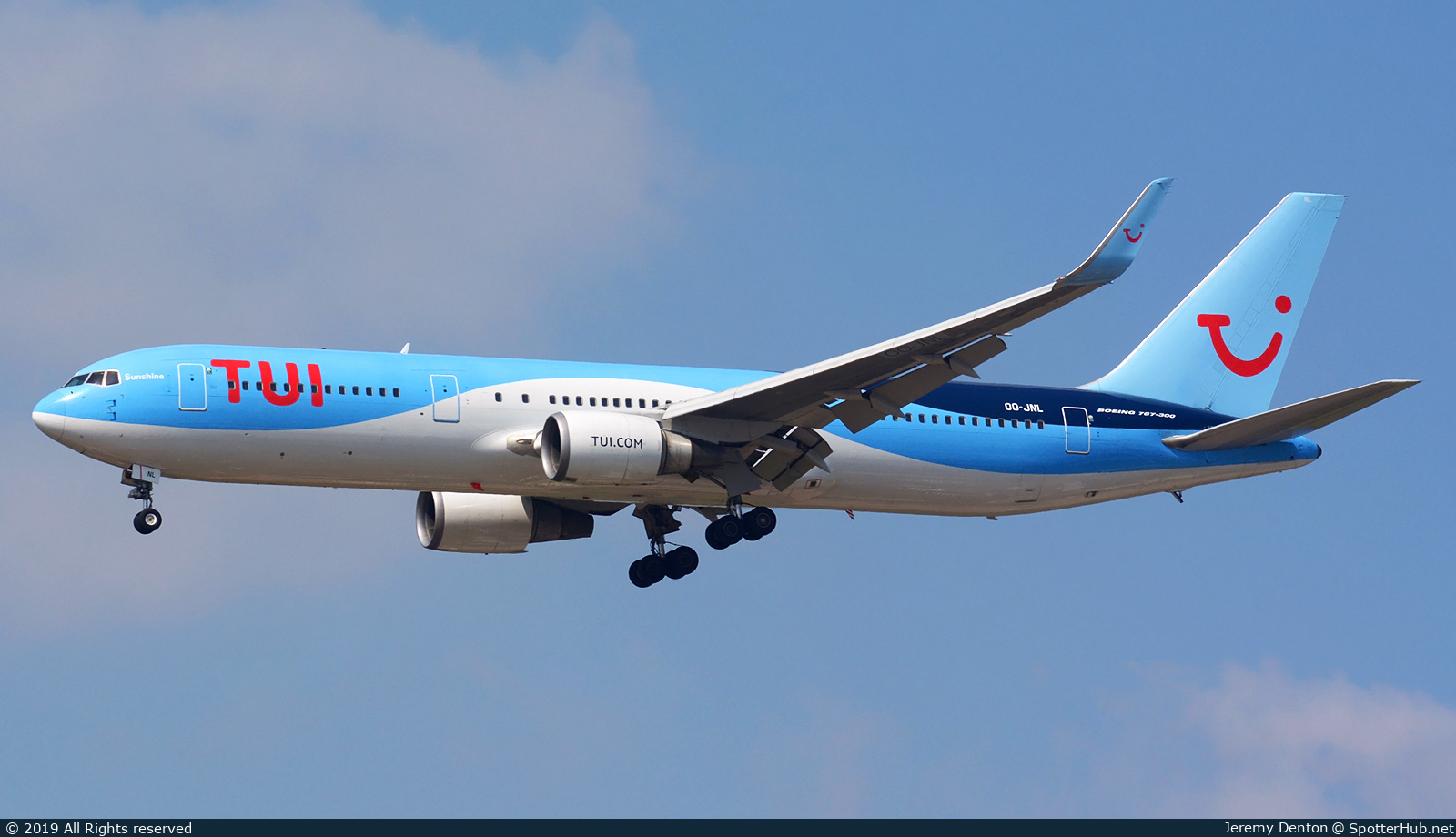 Photo of OO-JNL - Boeing 767-304(ER) operated by TUI Airlines Belgium