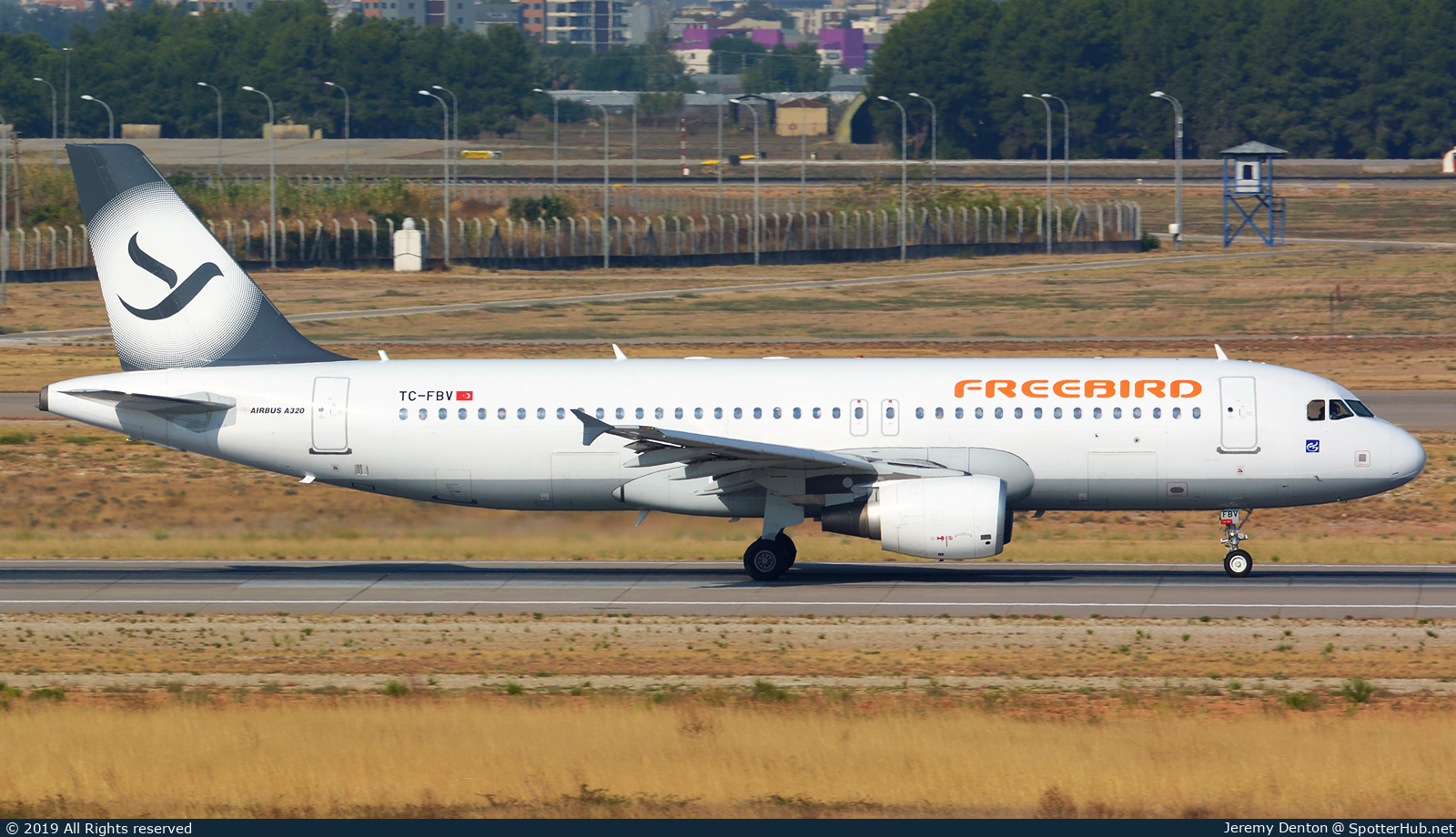 Photo of TC-FBV - Airbus A320-214 operated by Freebird Airlines