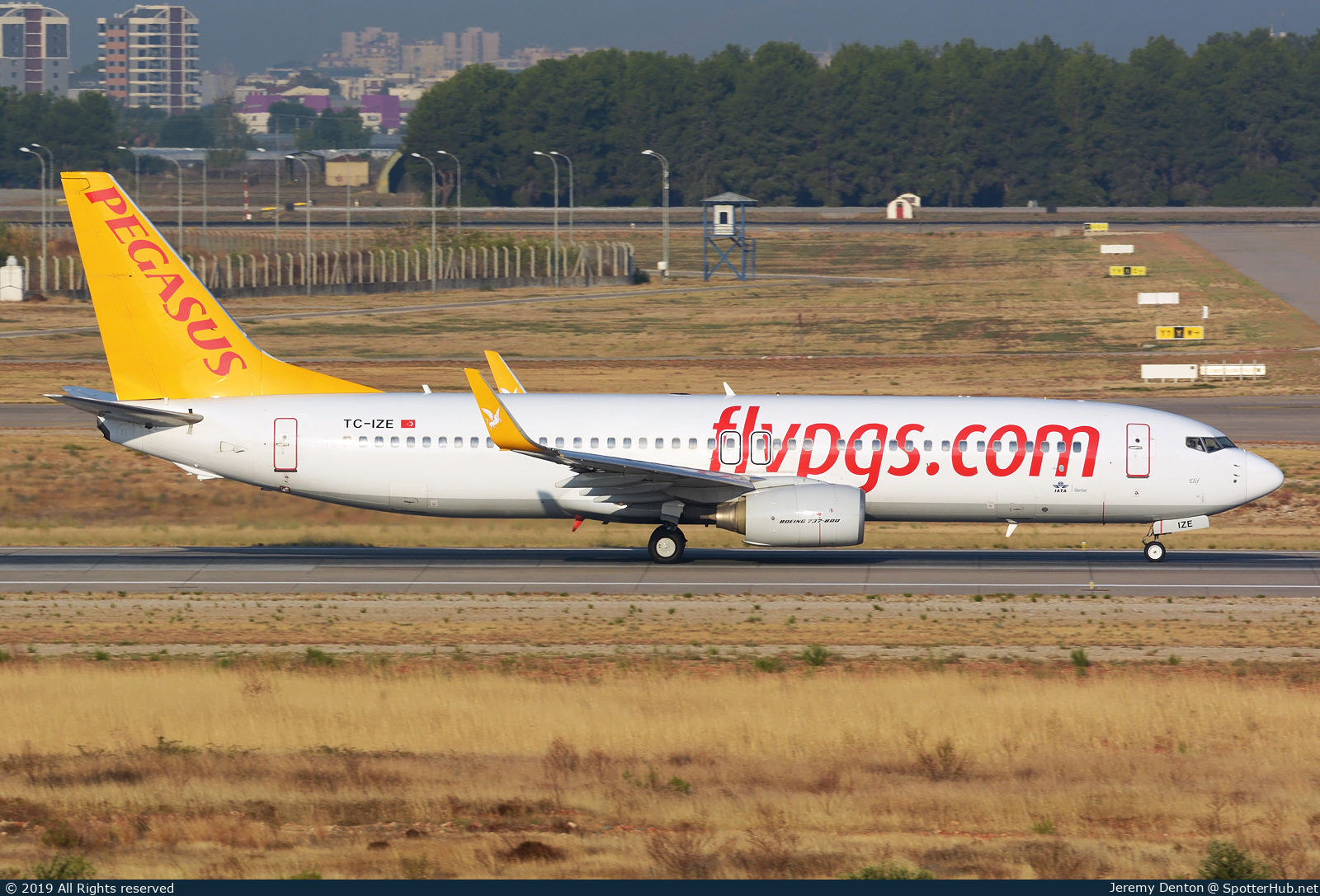 Photo of TC-IZE - Boeing 737-86J operated by Pegasus Airlines