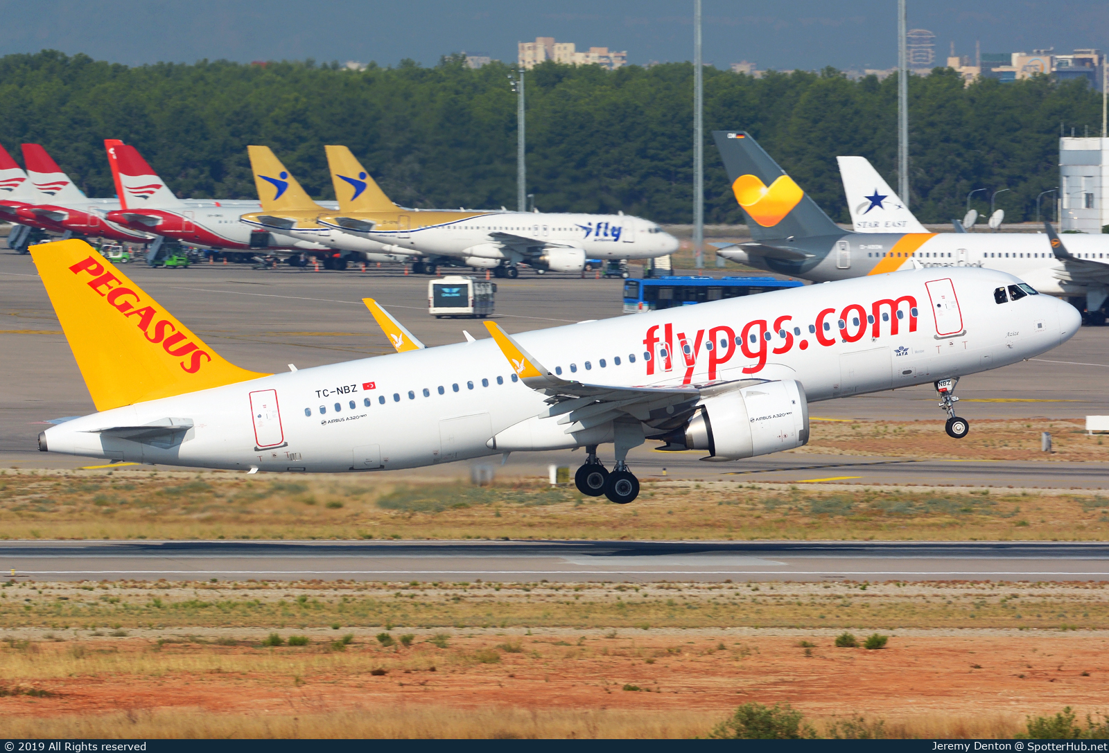 Photo of TC-NBZ - Airbus A320-251N operated by Pegasus Airlines