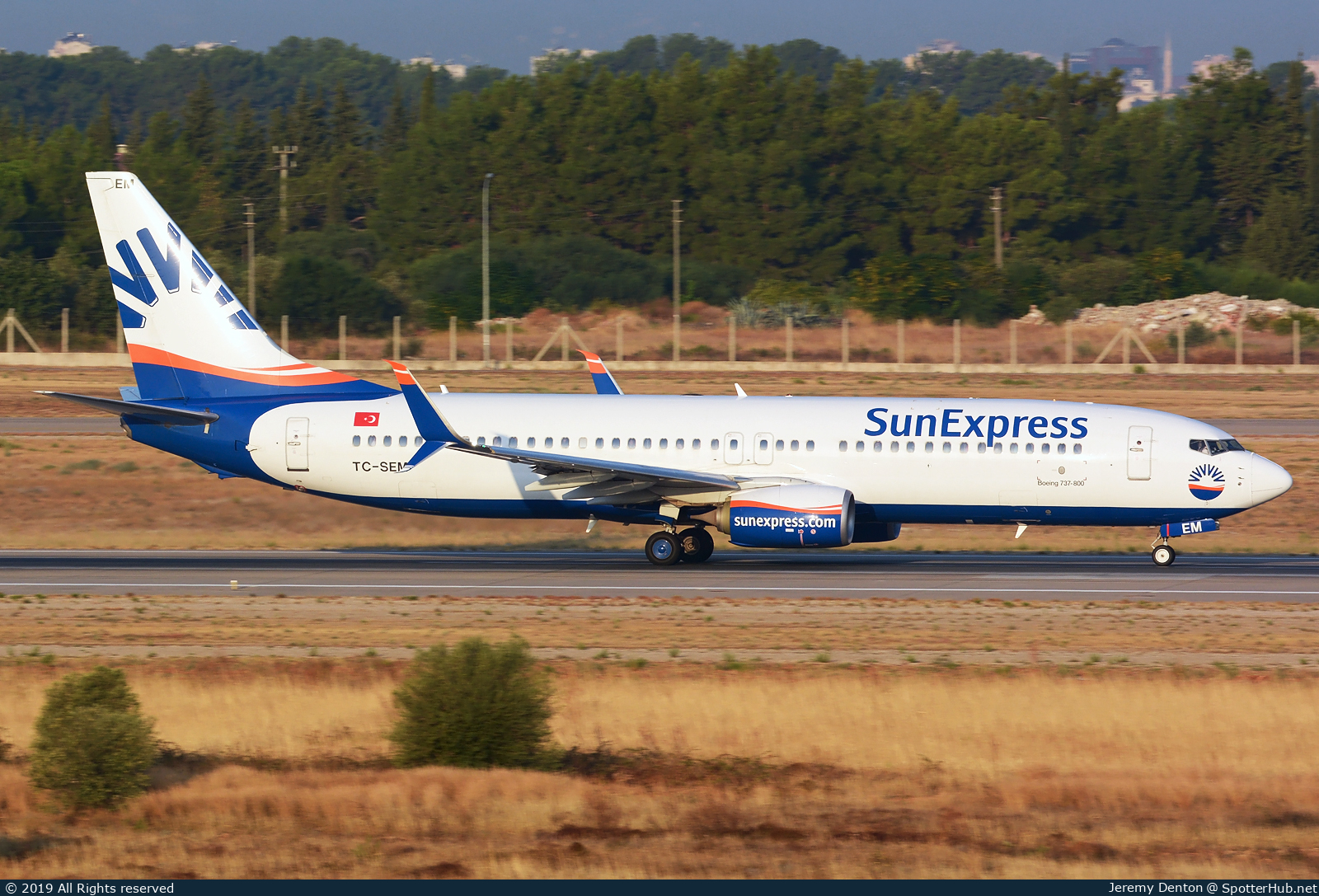 Photo of TC-SEM - Boeing 737-8HC operated by SunExpress
