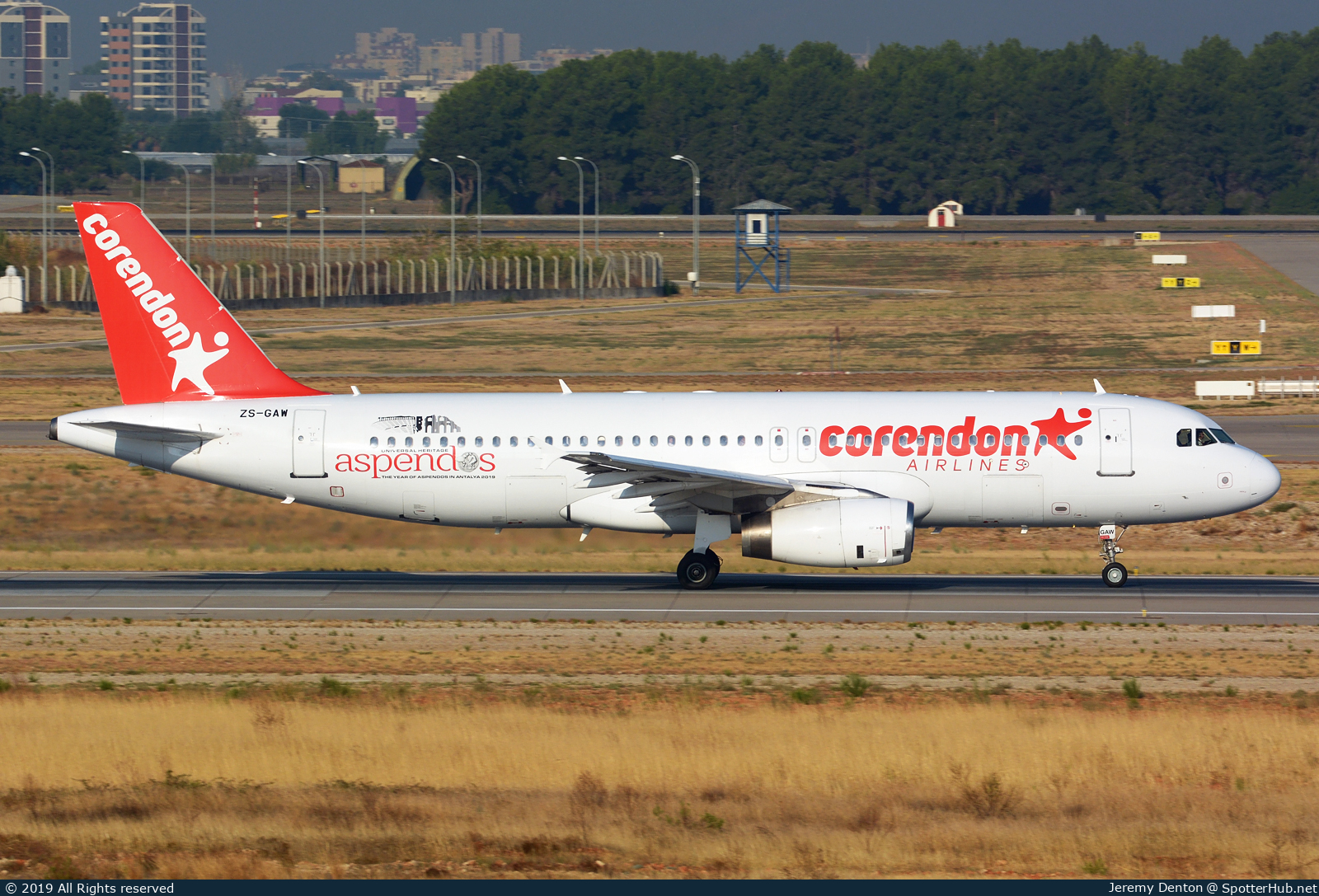 Photo of ZS-GAW - Airbus A320-231 operated by Corendon Airlines (opb Global Aviation)