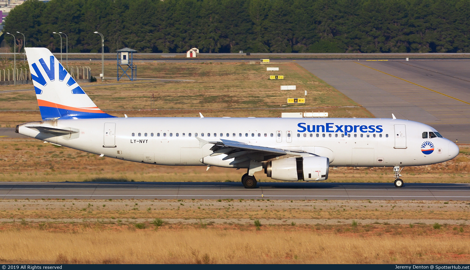 Photo of LY-NVY - Airbus A320-232 operated by SunExpress (opb Avion Express)