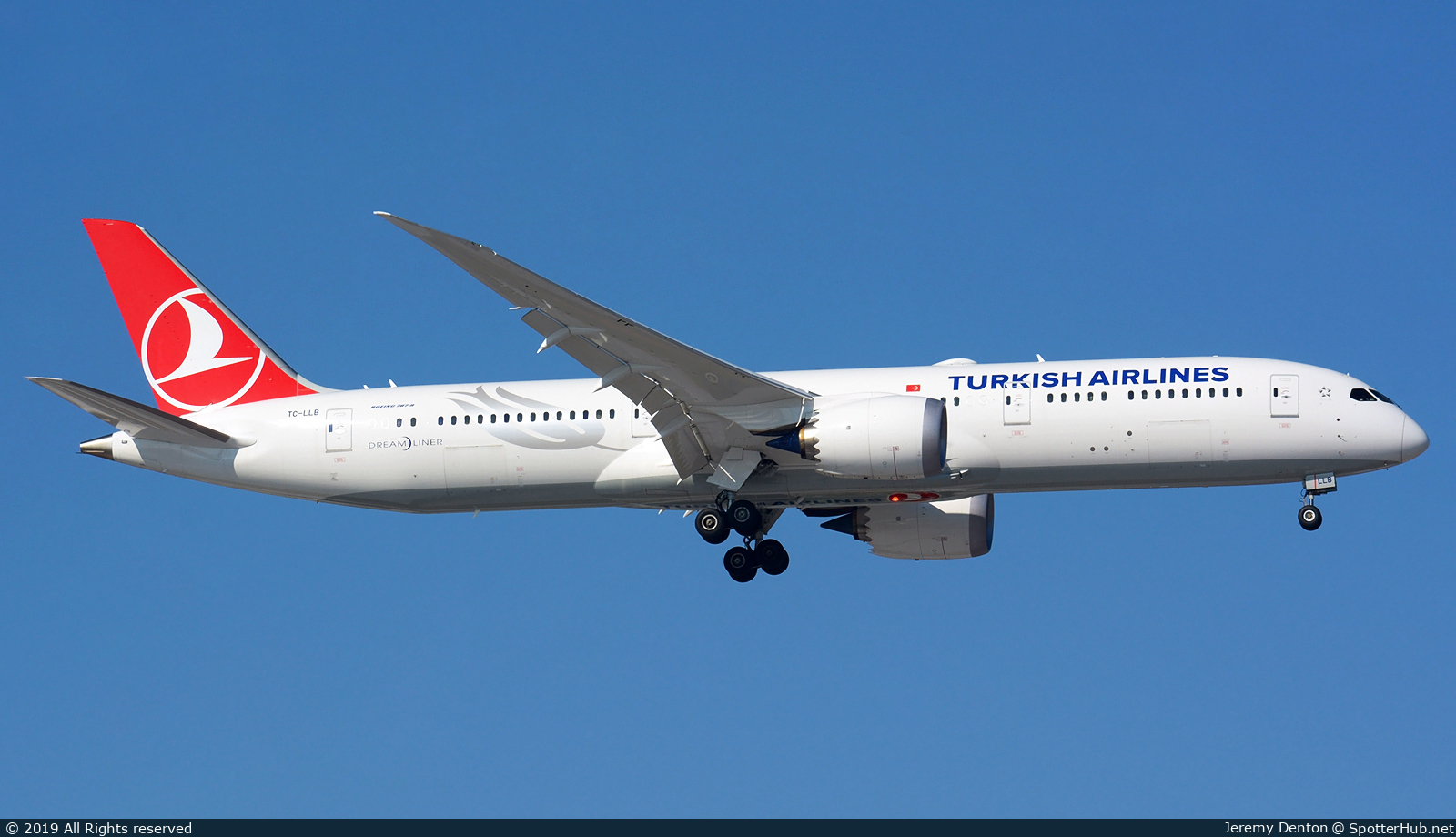 Photo of TC-LLB - Boeing 787-9 Dreamliner operated by Turkish Airlines