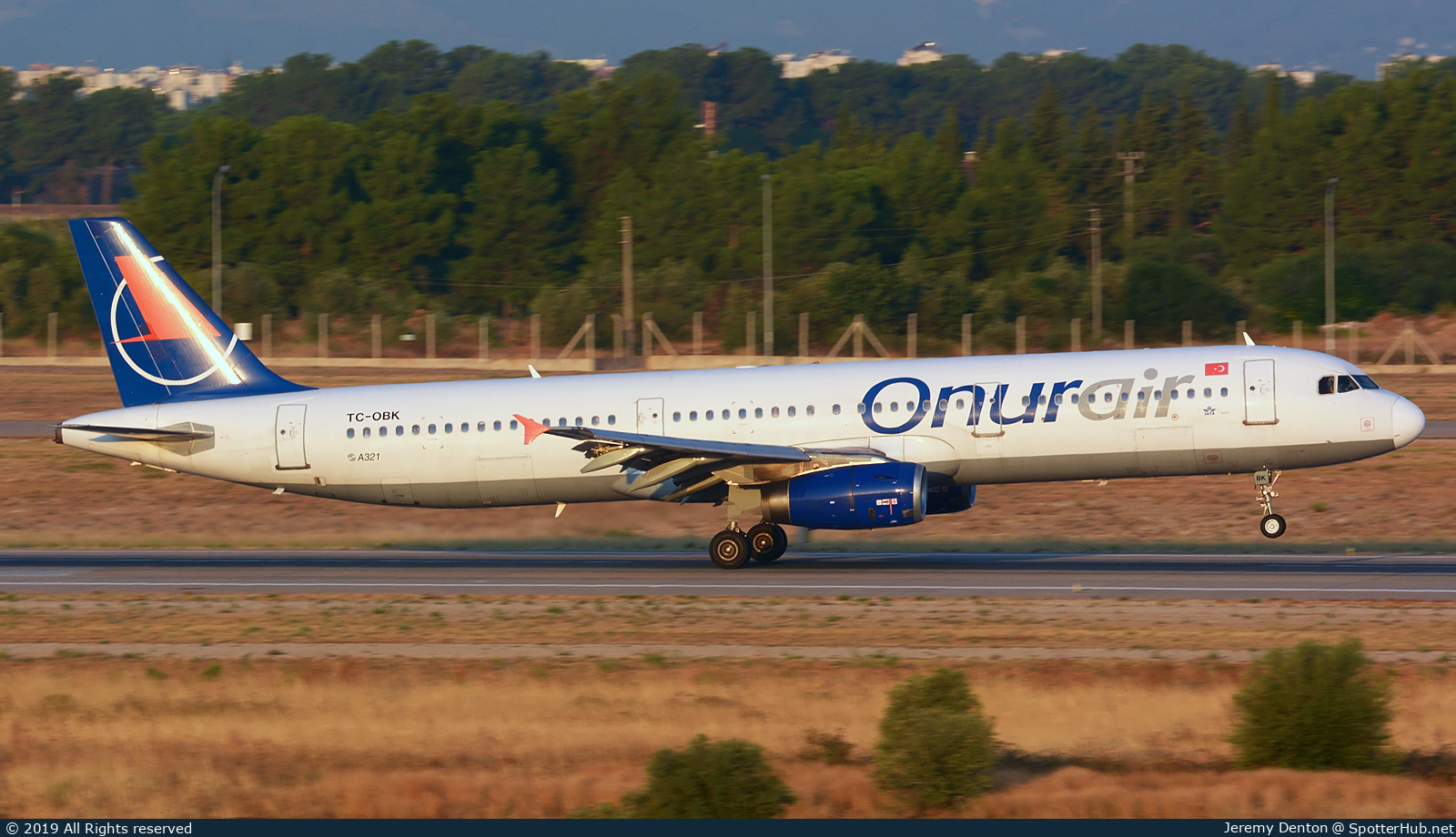 Photo of TC-OBK - Airbus A321-231 operated by Onur Air