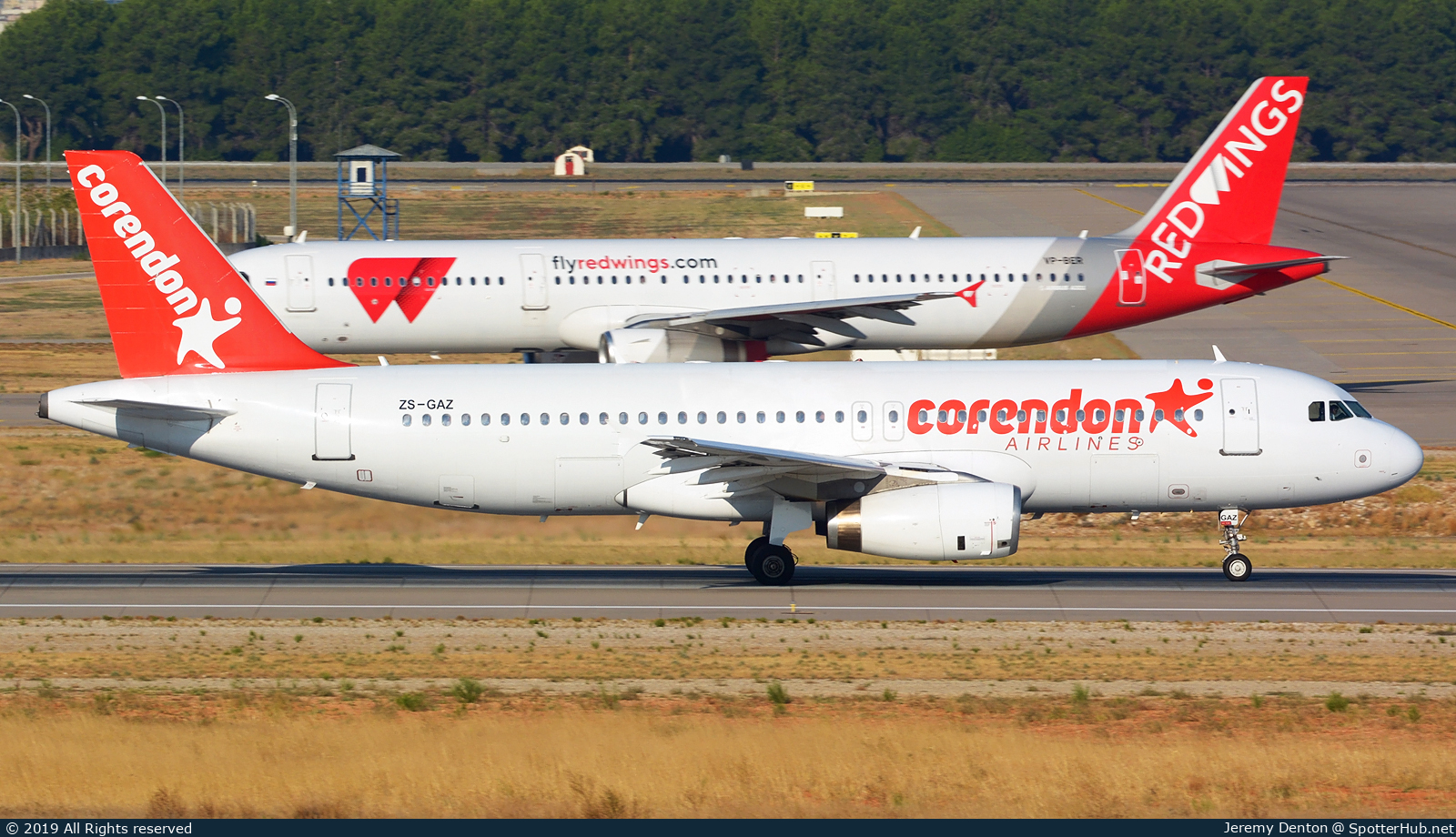 Photo of ZS-GAZ - Airbus A320-231 operated by Corendon Airlines (opb Global Aviation)