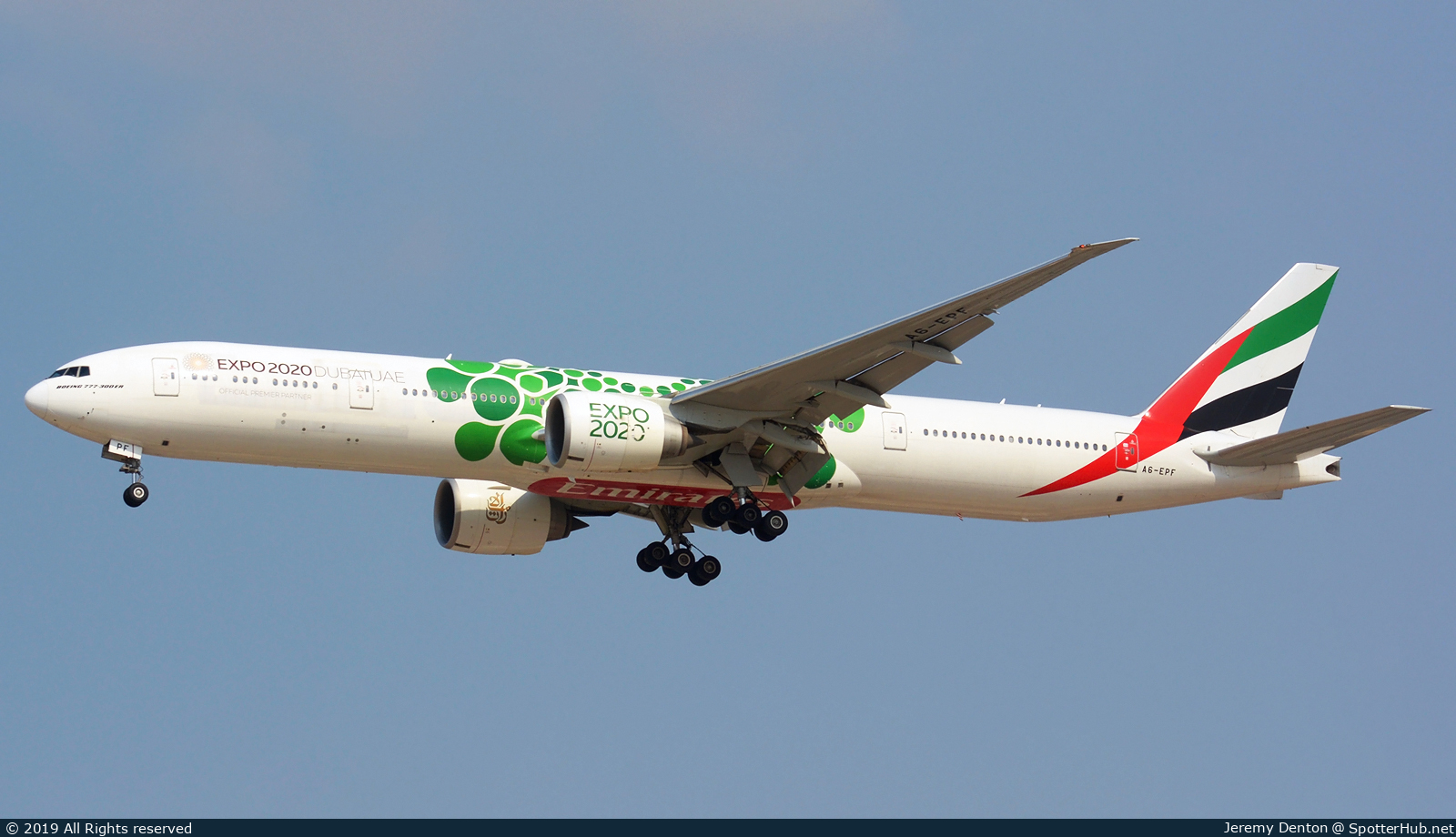 Photo of A6-EPF - Boeing 777-31H(ER) operated by Emirates