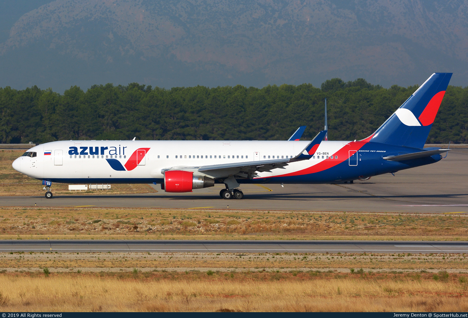 Photo of VQ-BEN - Boeing 767-33A(ER) operated by Azur Air