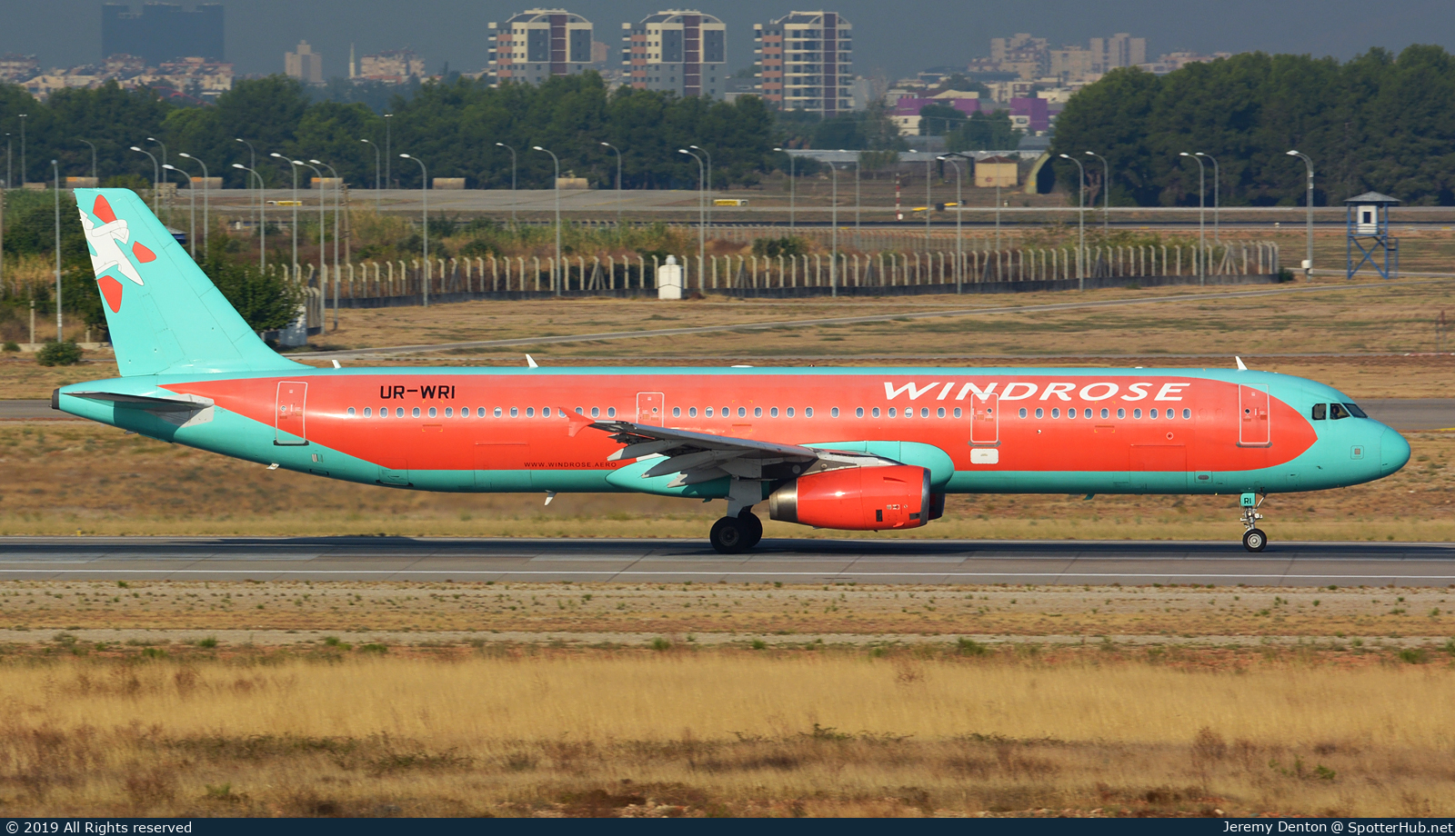 Photo of UR-WRI - Airbus A321-231 operated by Windrose Airlines