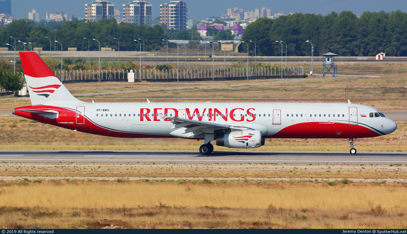 Photo of VP-BWS - Airbus A321-231 operated by Red Wings