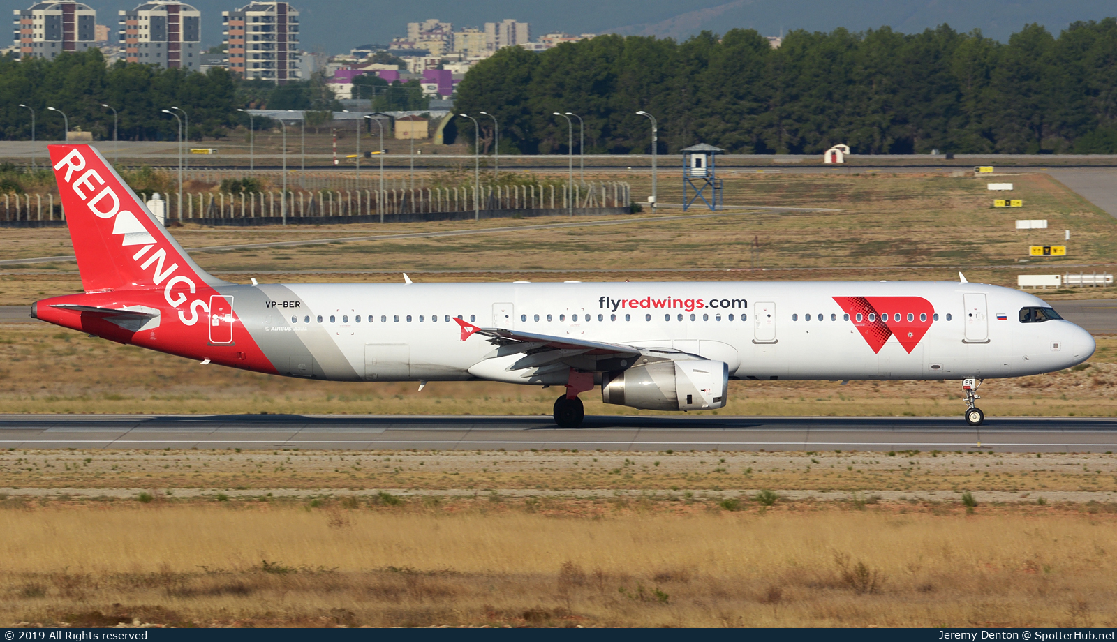 Photo of VP-BER - Airbus A321-231 operated by Red Wings