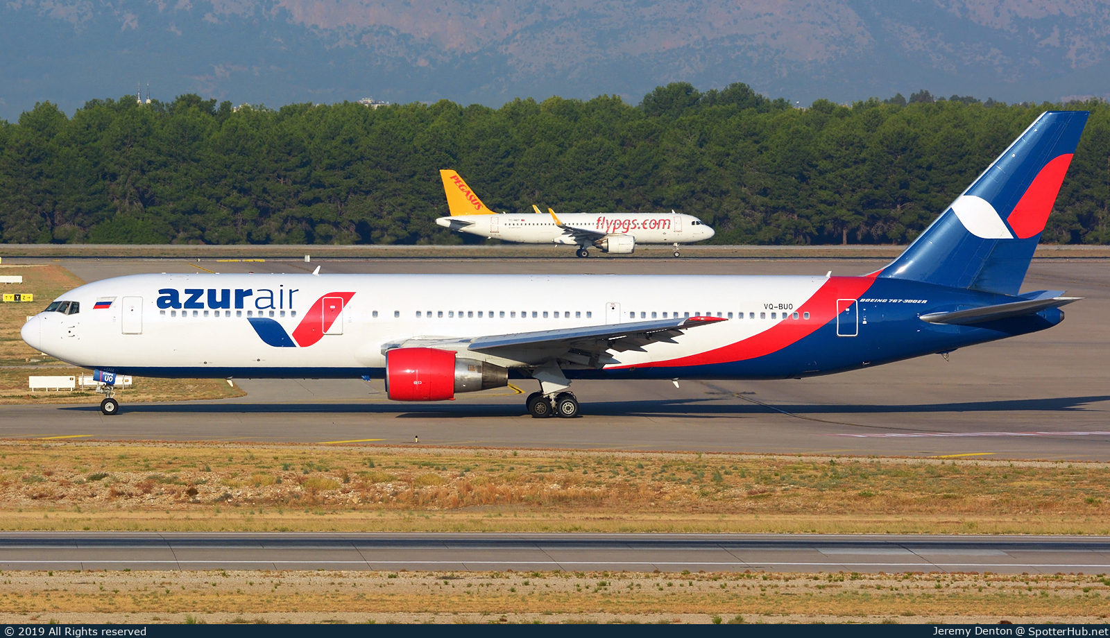 Photo of VQ-BUO - Boeing 767-33A(ER) operated by Azur Air
